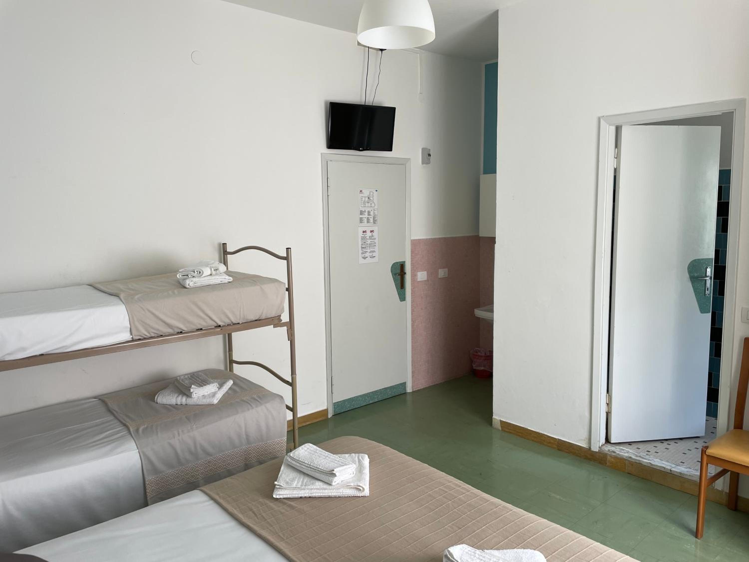 Quadruple Room photo 2