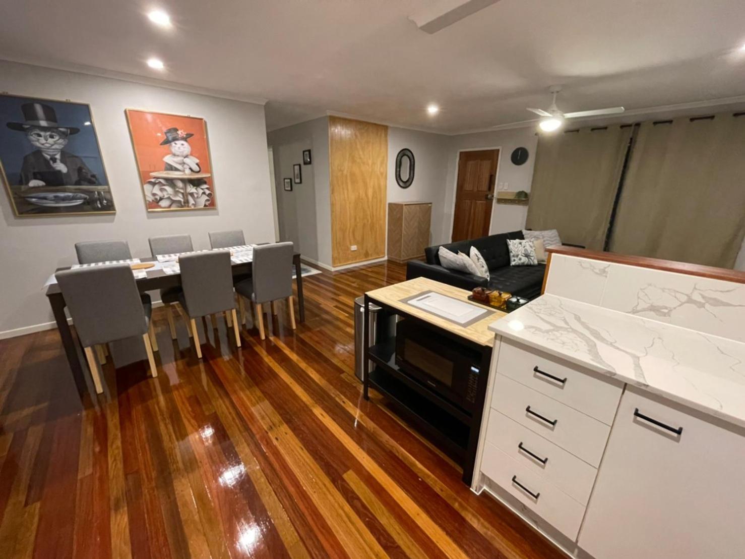 Three-Bedroom House photo 2