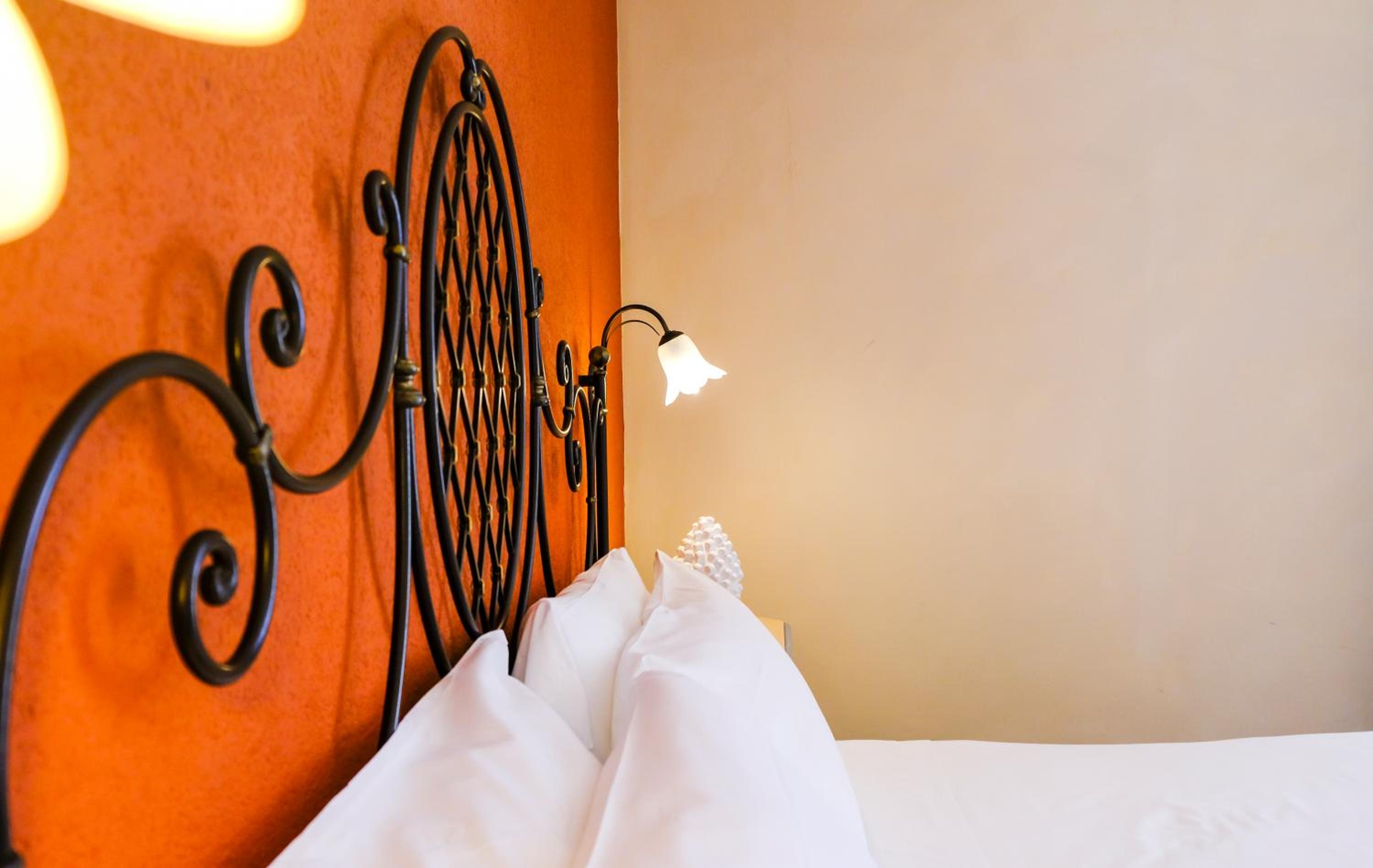 Deluxe Double Room with Side Sea View