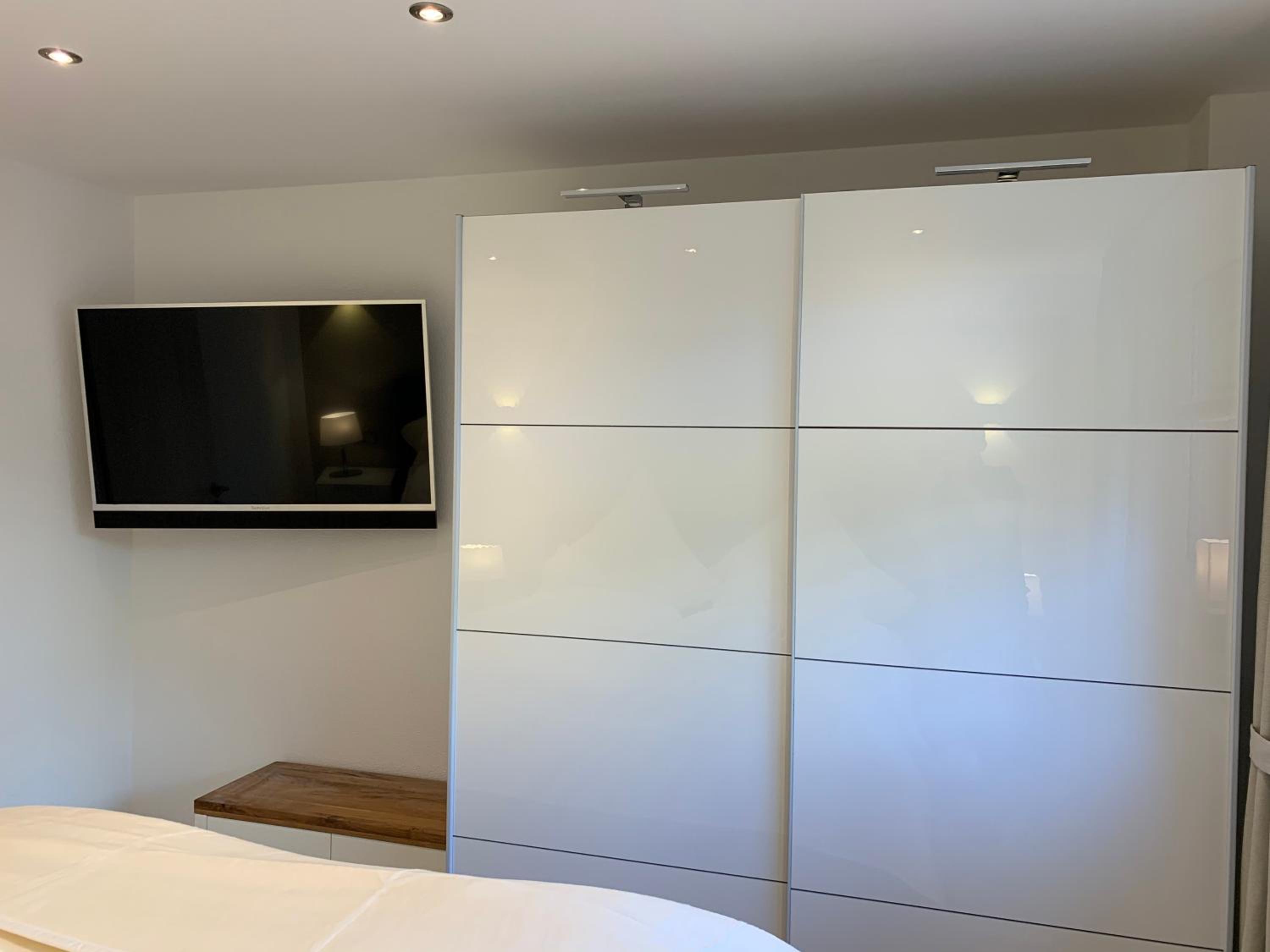 Two-Bedroom Deluxe Apartment with Balcony photo 2