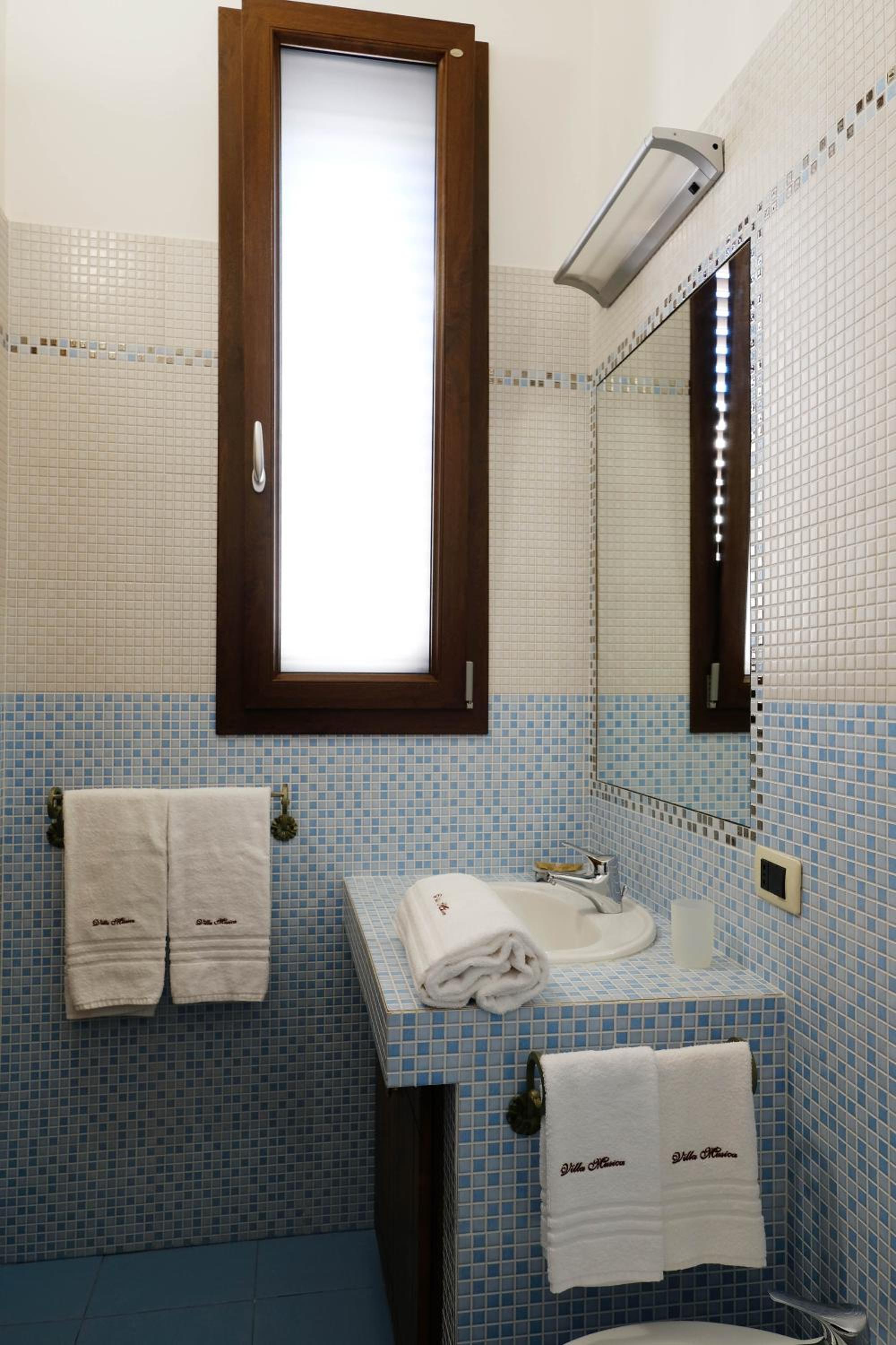 Double or Twin Room photo 3