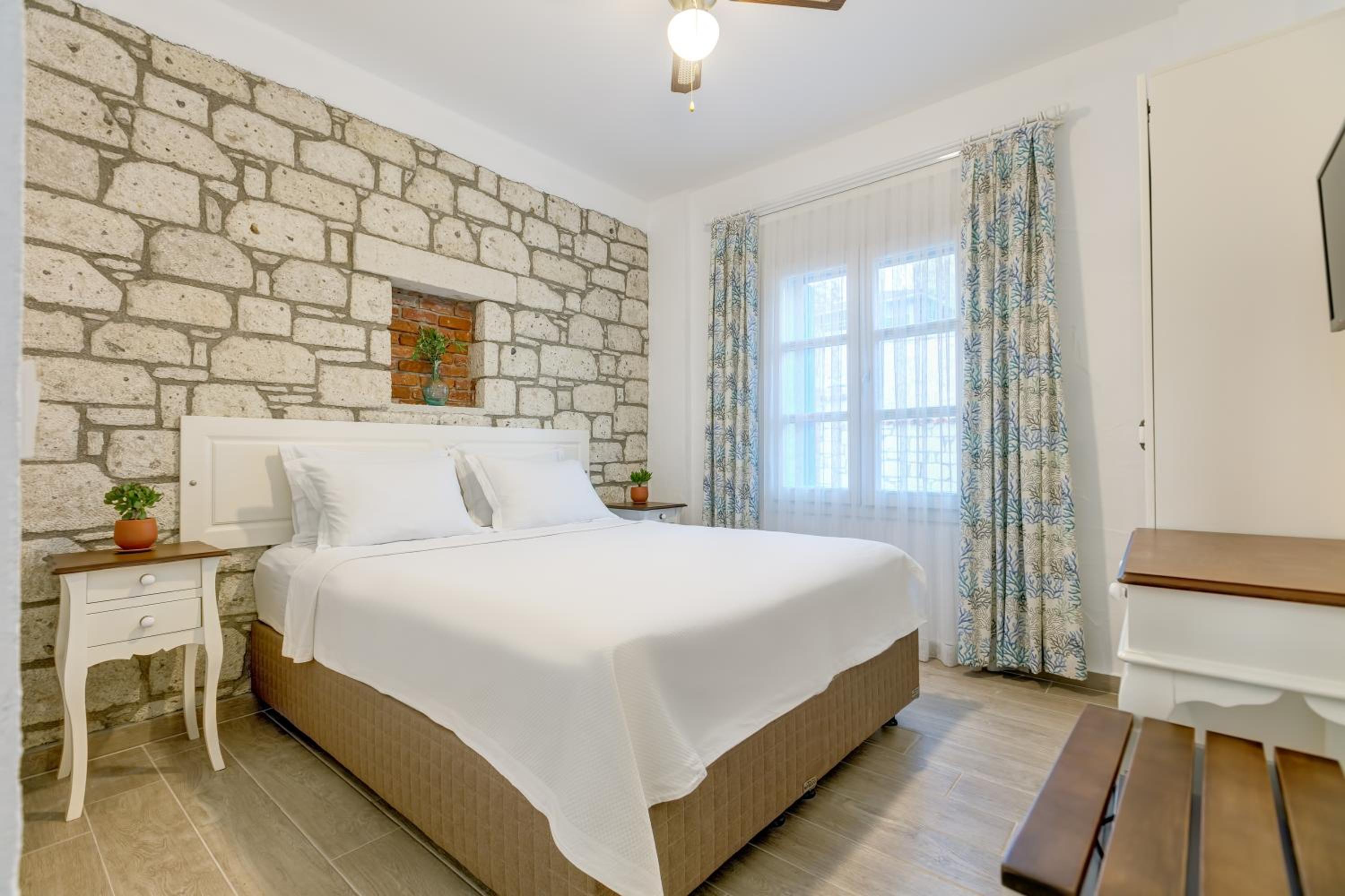 Standard Double Room - Photo 1