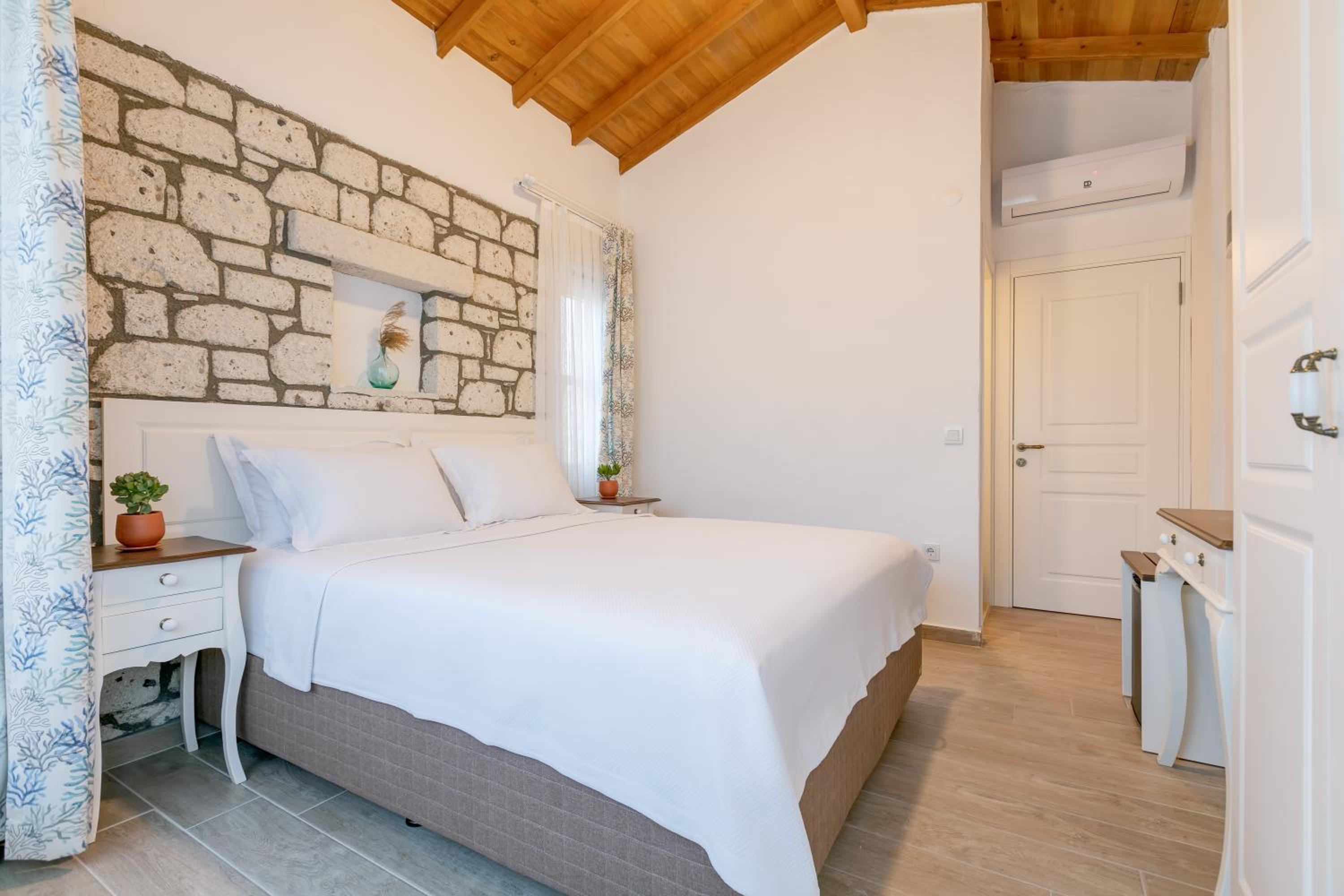 Superior Double Room - Photo 4