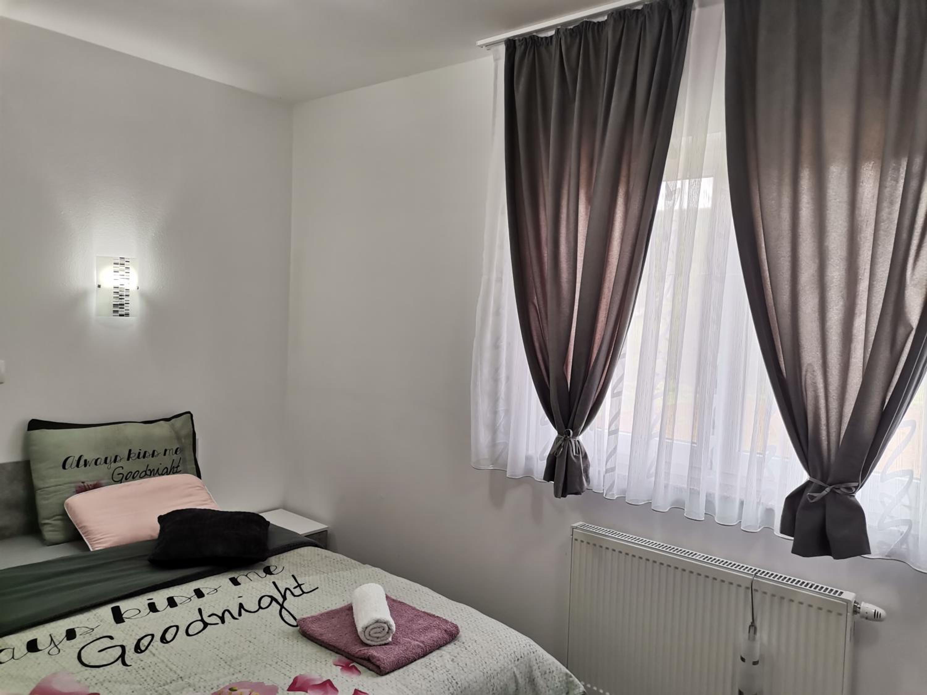 Apartment with Balcony - Photo 24