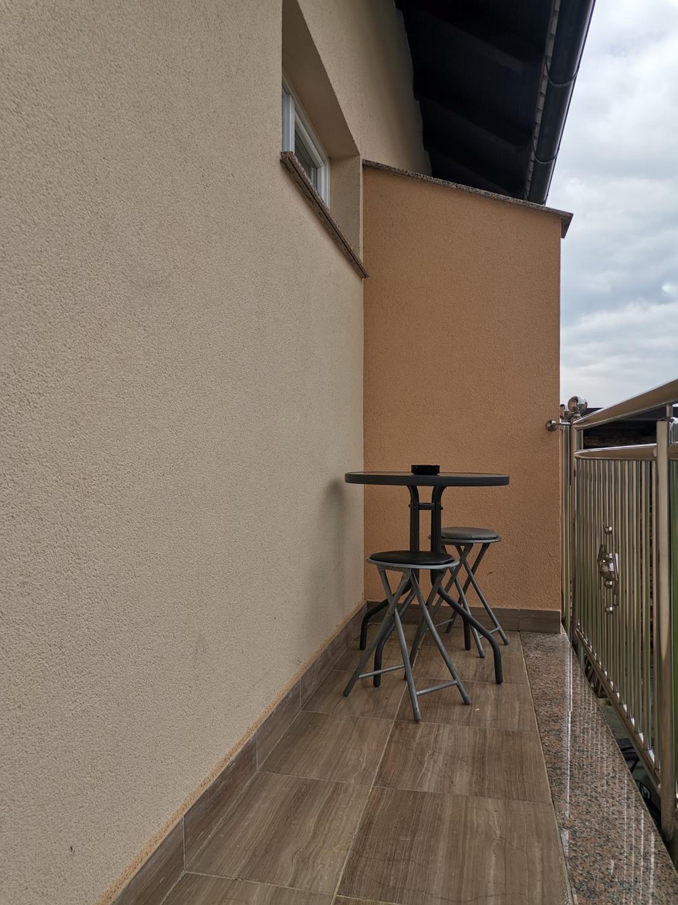 Apartment with Balcony - Photo 16