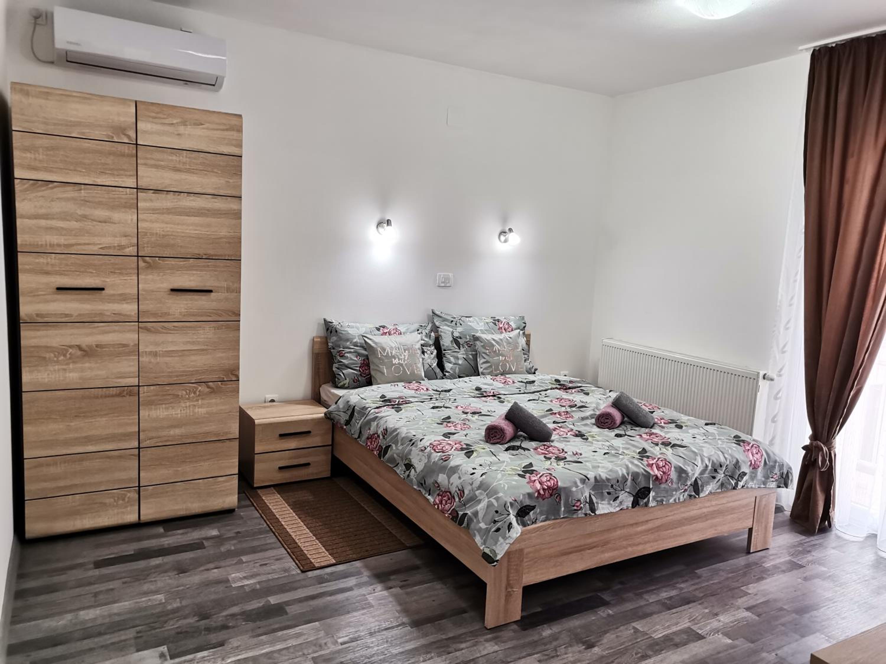 King Room with Balcony - Photo 1