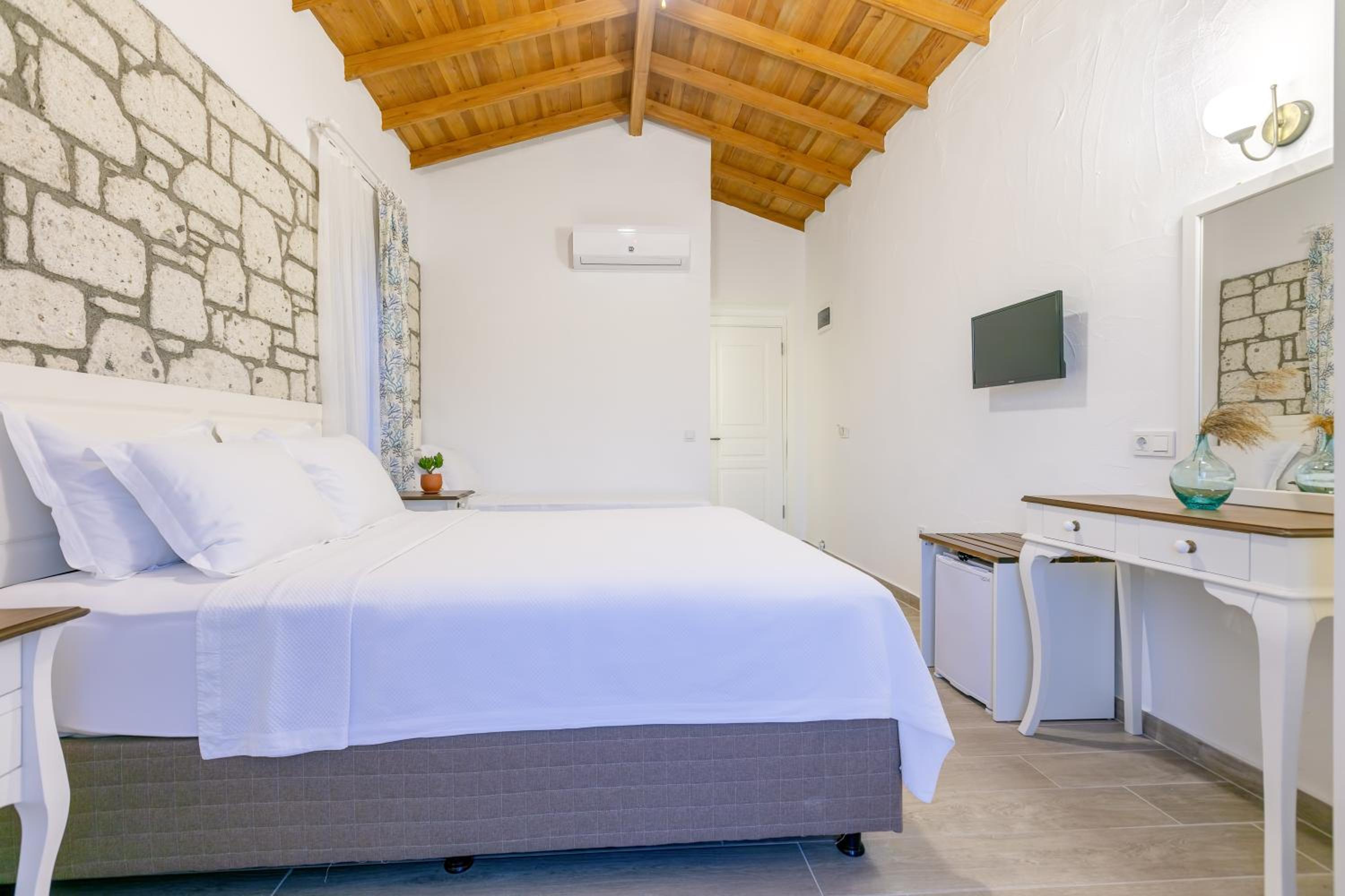 Superior Triple Room - Photo 2