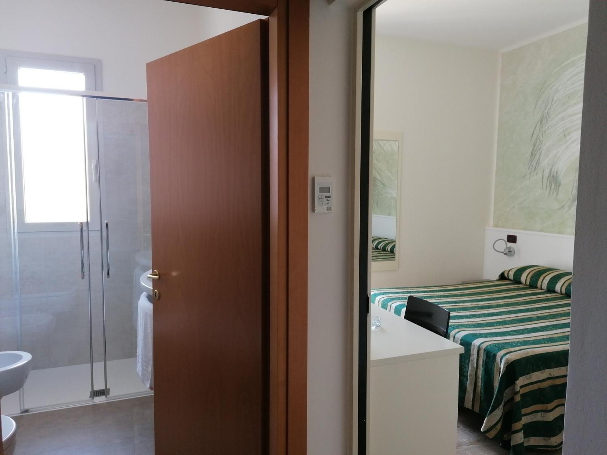Superior Triple Room with Balcony - Photo 6
