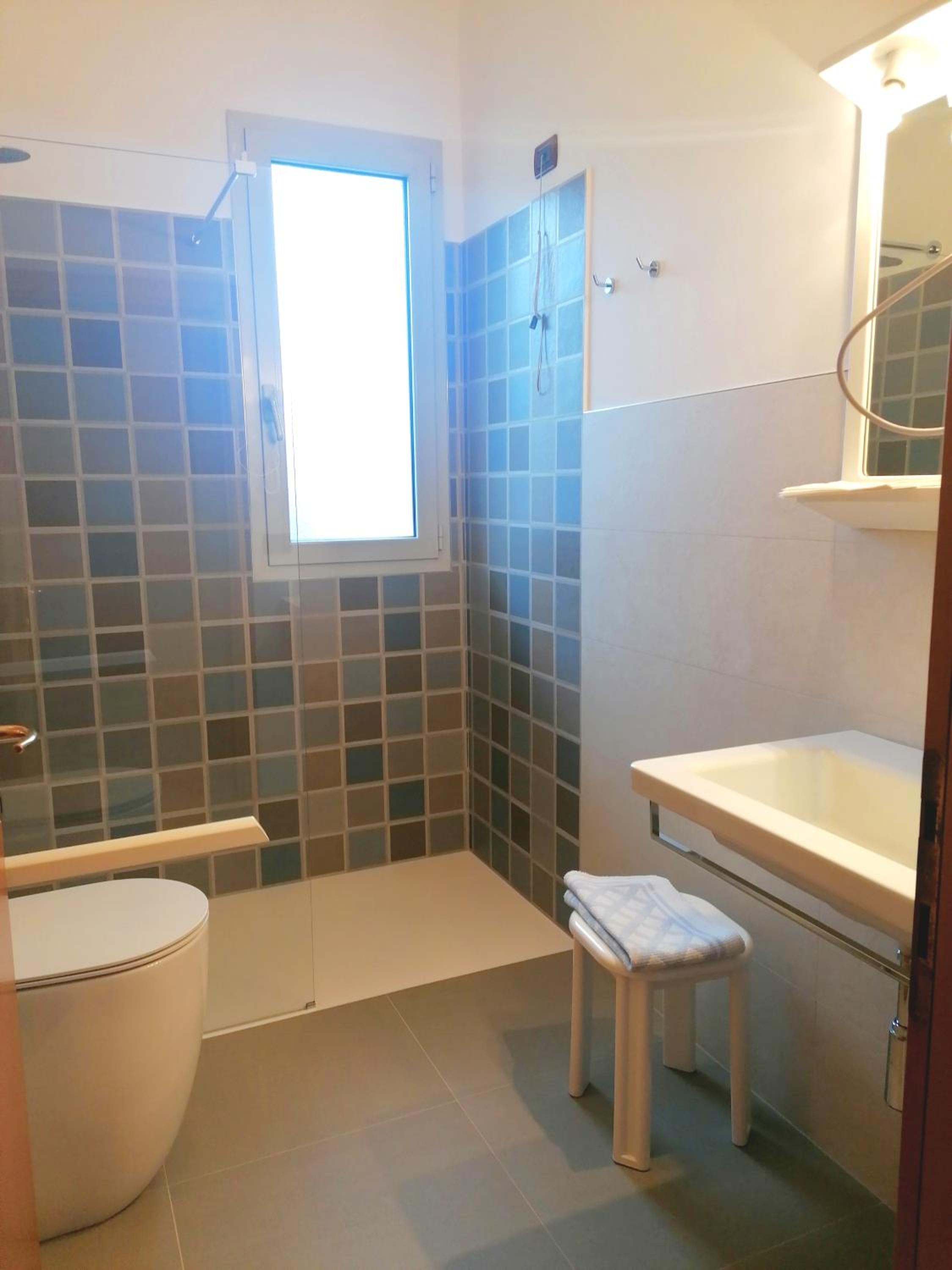 Superior Triple Room with Balcony - Photo 4