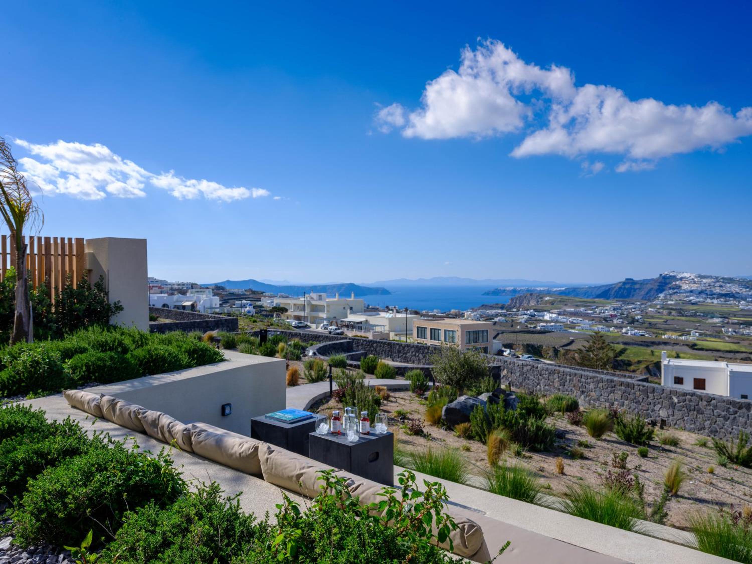 Elegant Two Bedroom Suite with Private Pool and Caldera View - Photo 22