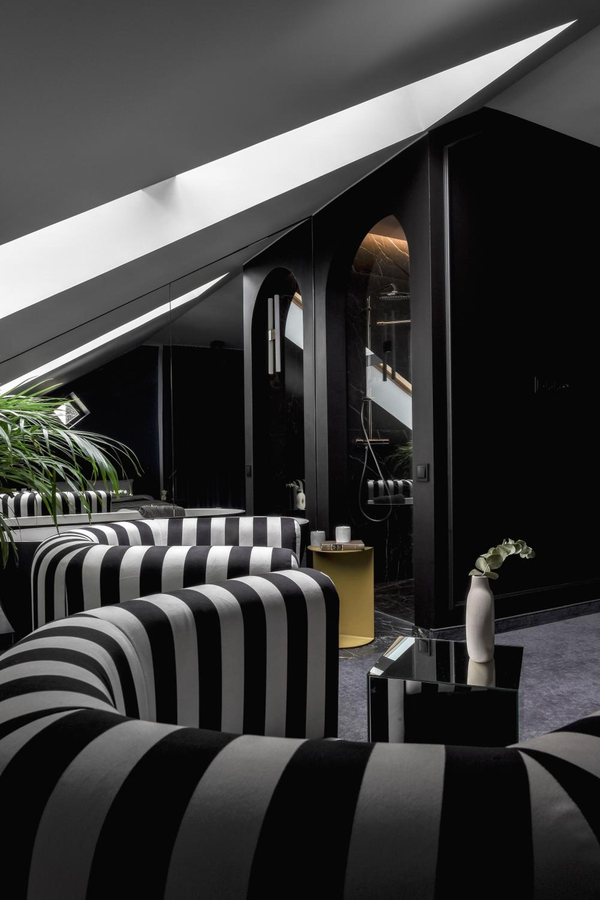 King Suite - Photo 5
