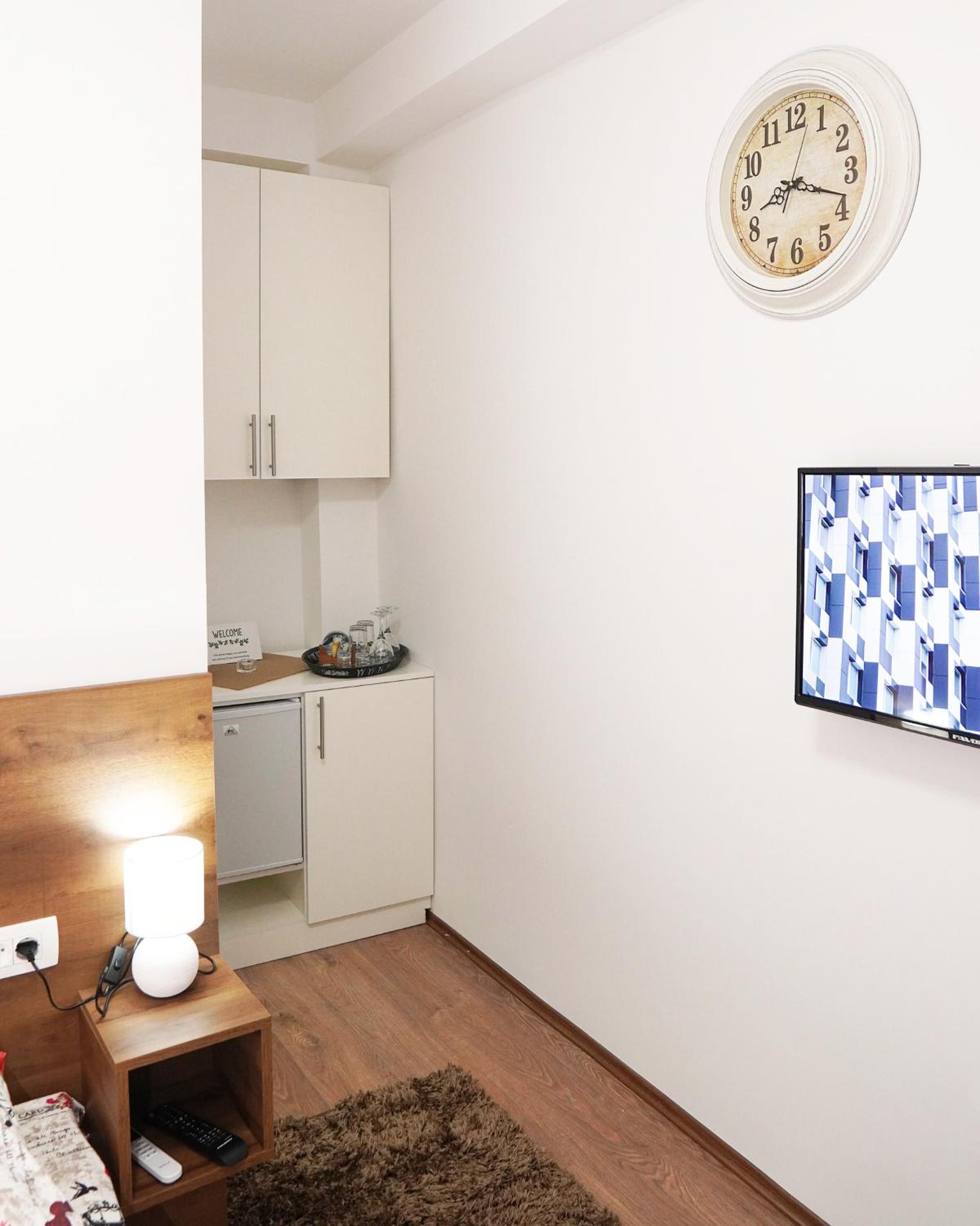 Deluxe King Suite photo 3