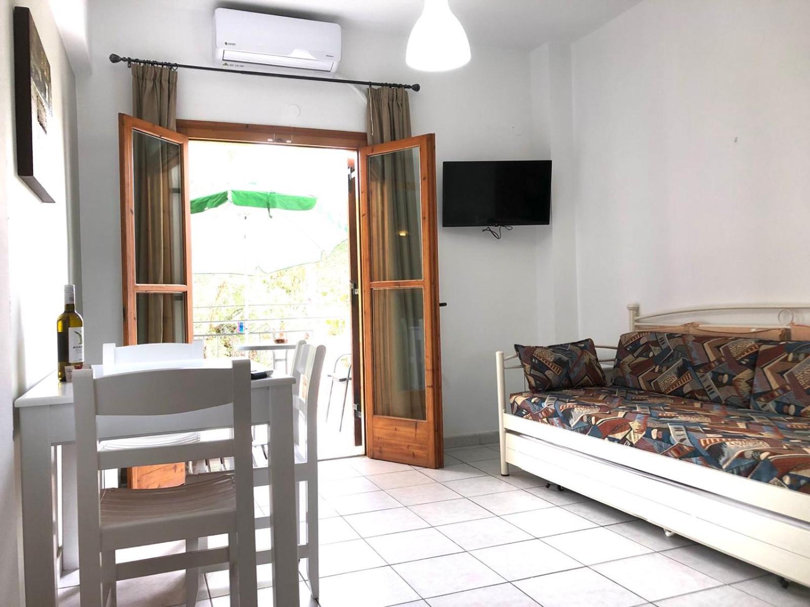 One-Bedroom Apartment - Photo 11
