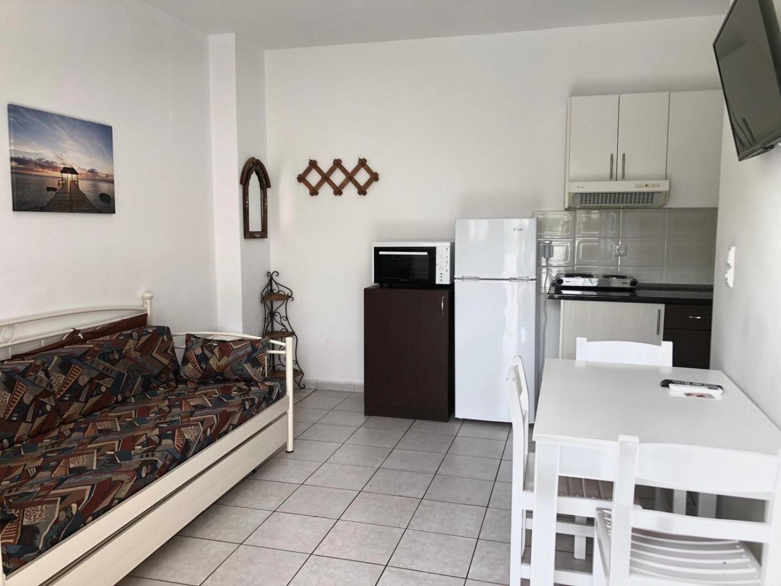 One-Bedroom Apartment - Photo 15