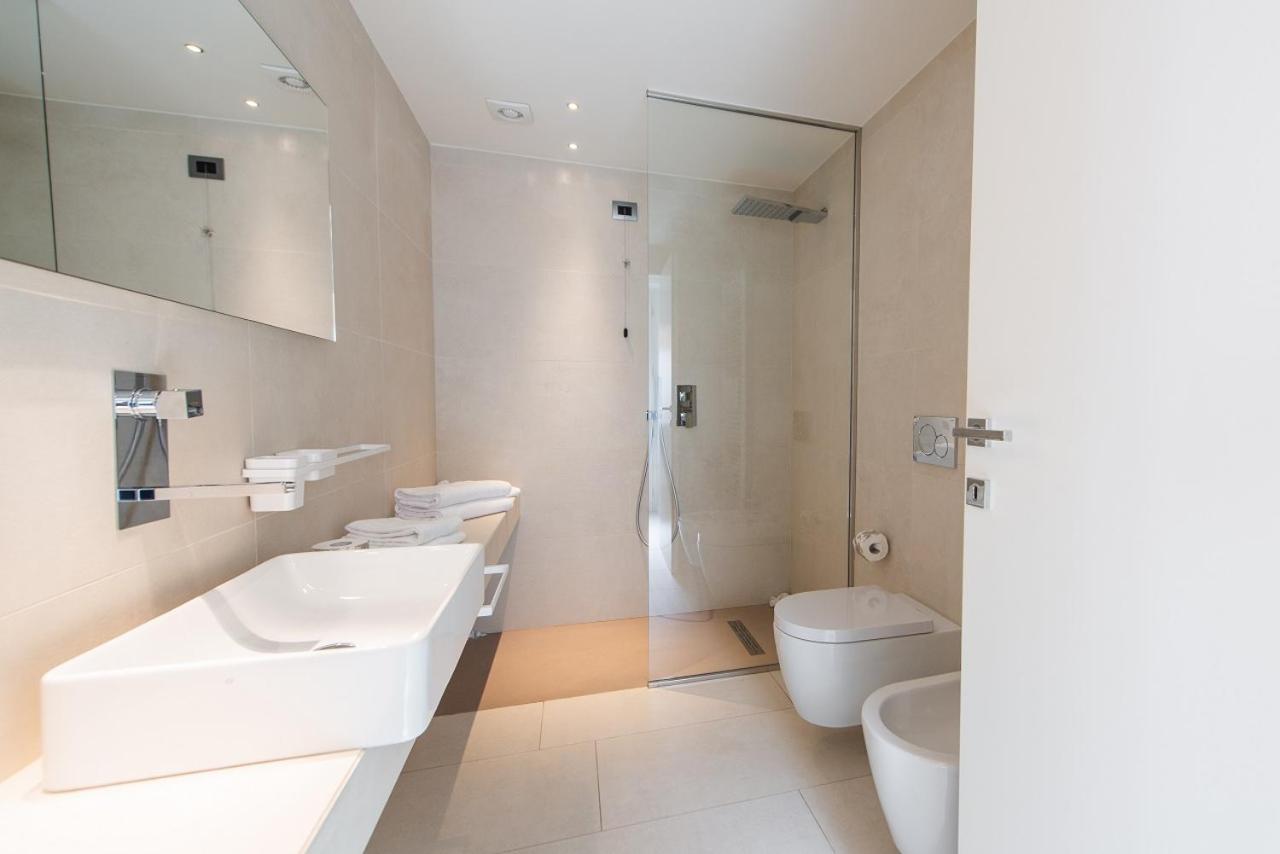 Deluxe Double Room - Photo 11