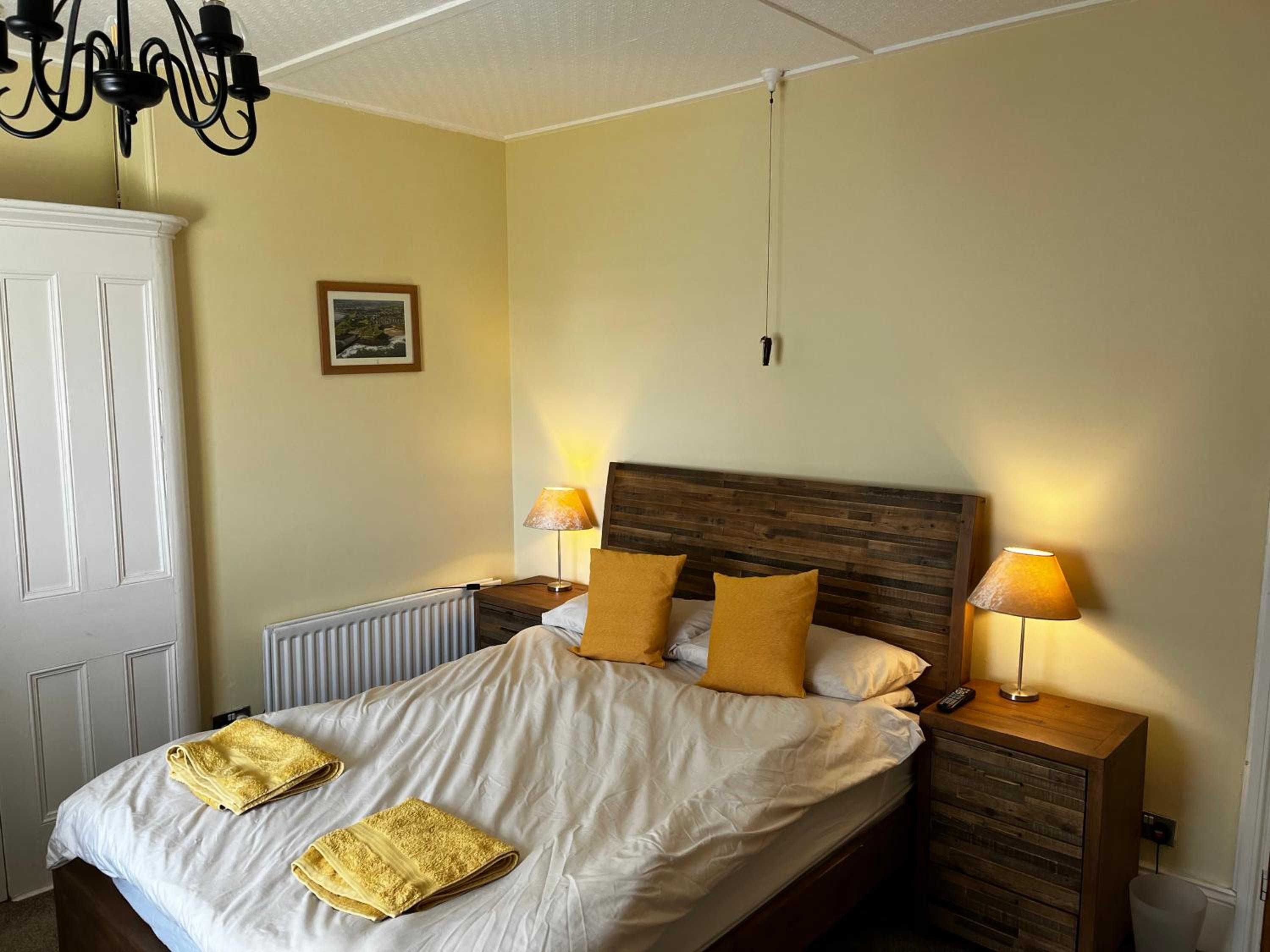 Deluxe King Room - Photo 2