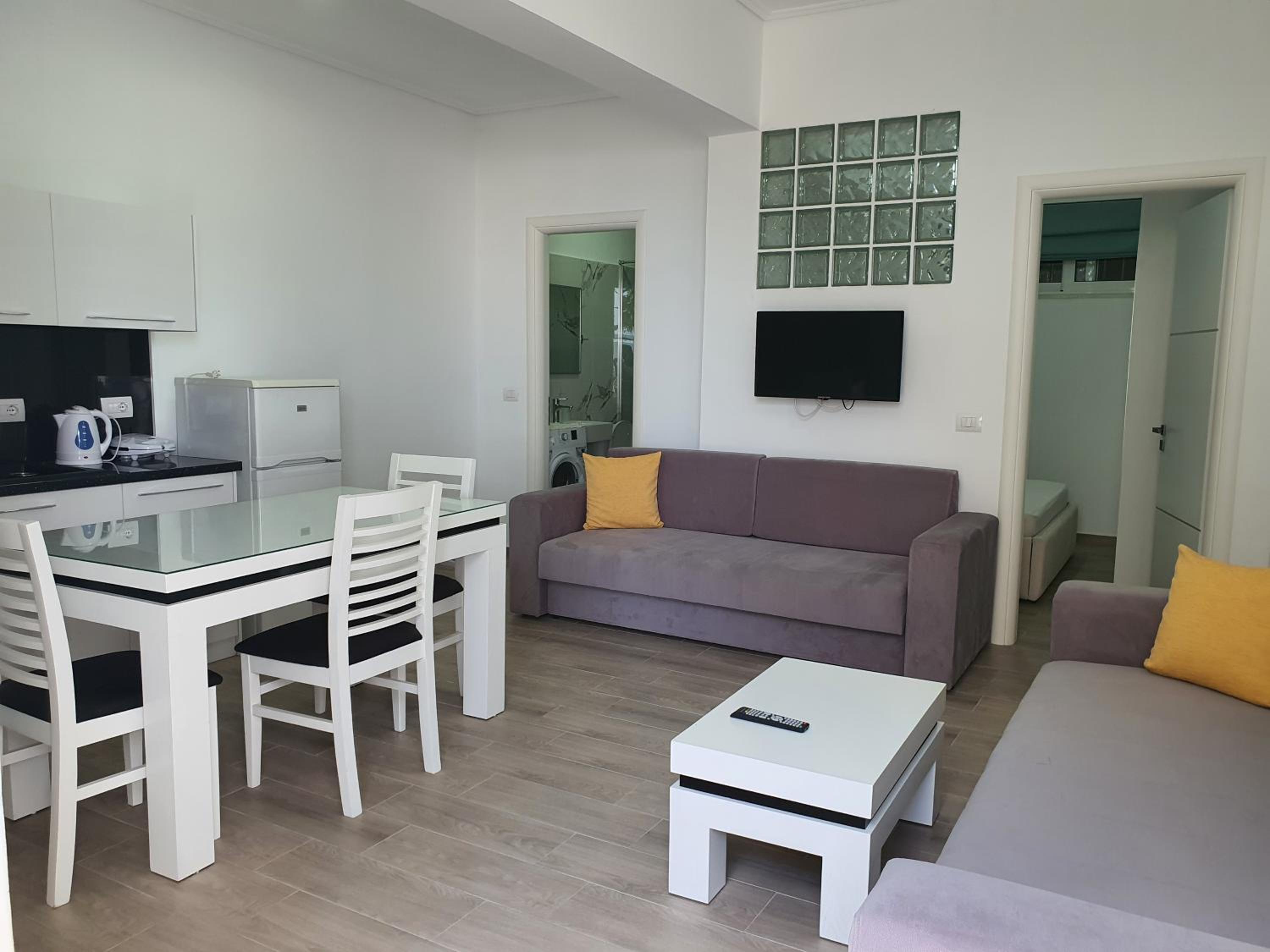 One-Bedroom Apartment photo 1