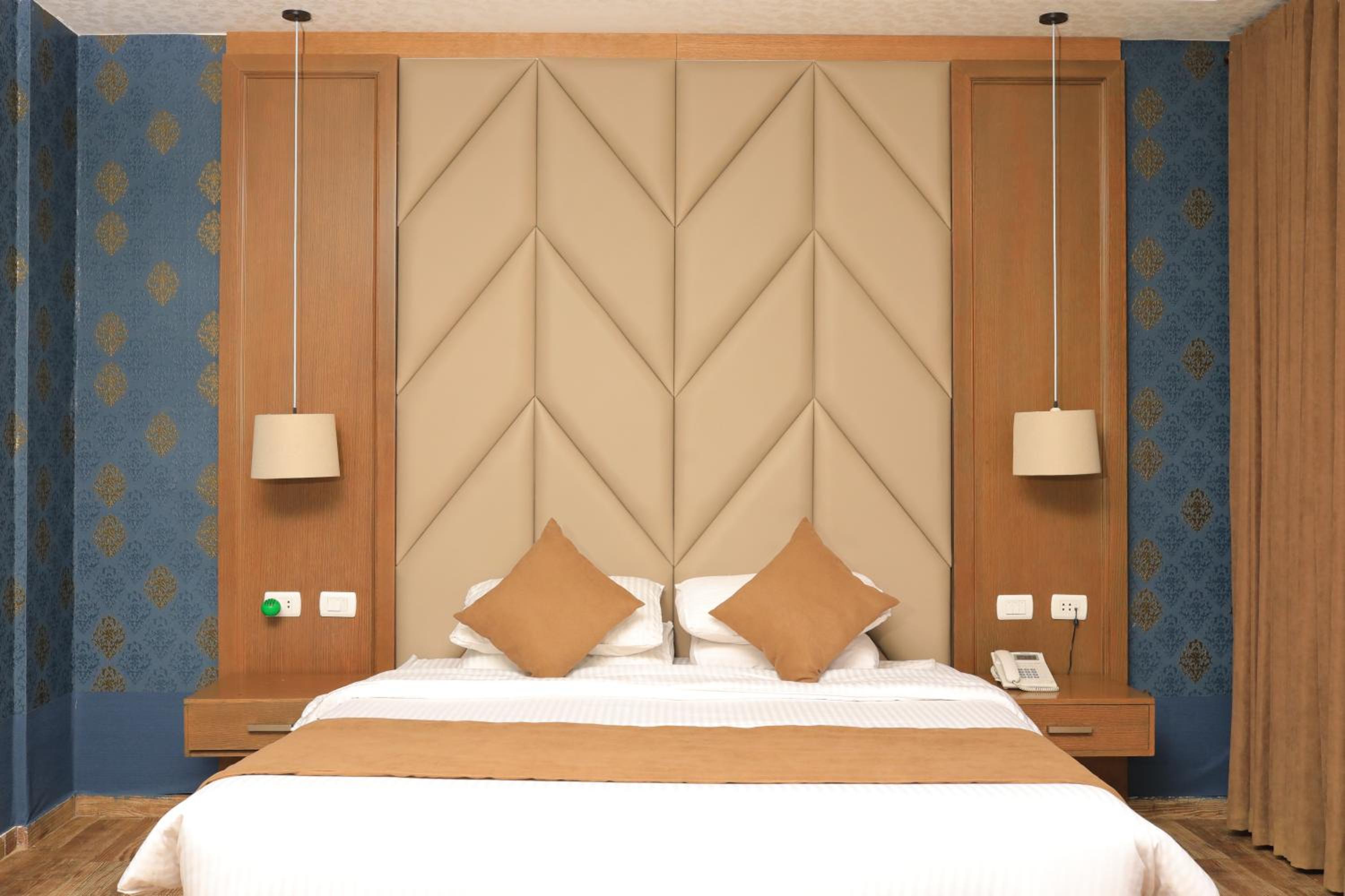 Junior Suite with Pool View photo 1