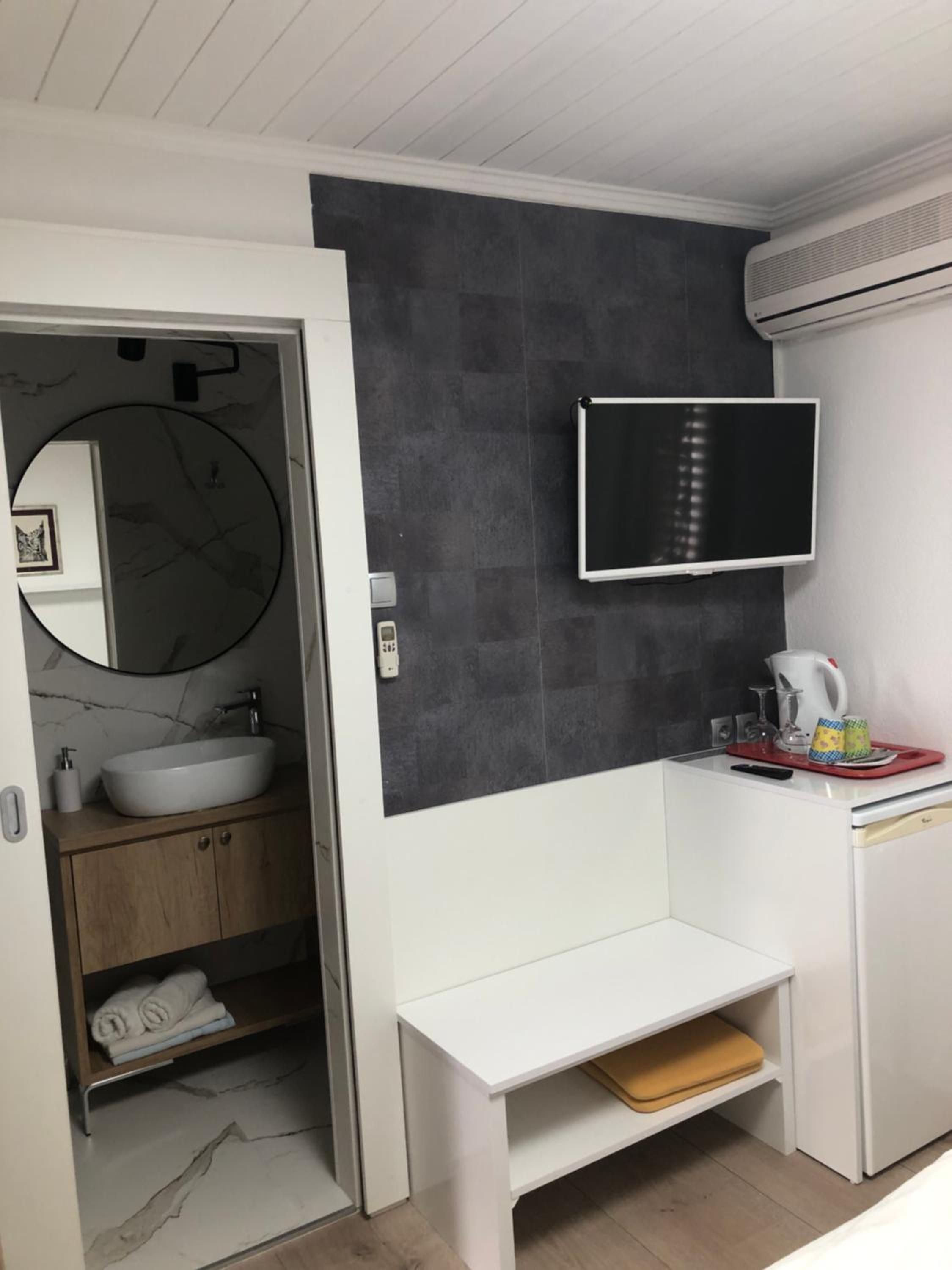 Double Room with Balcony photo 3