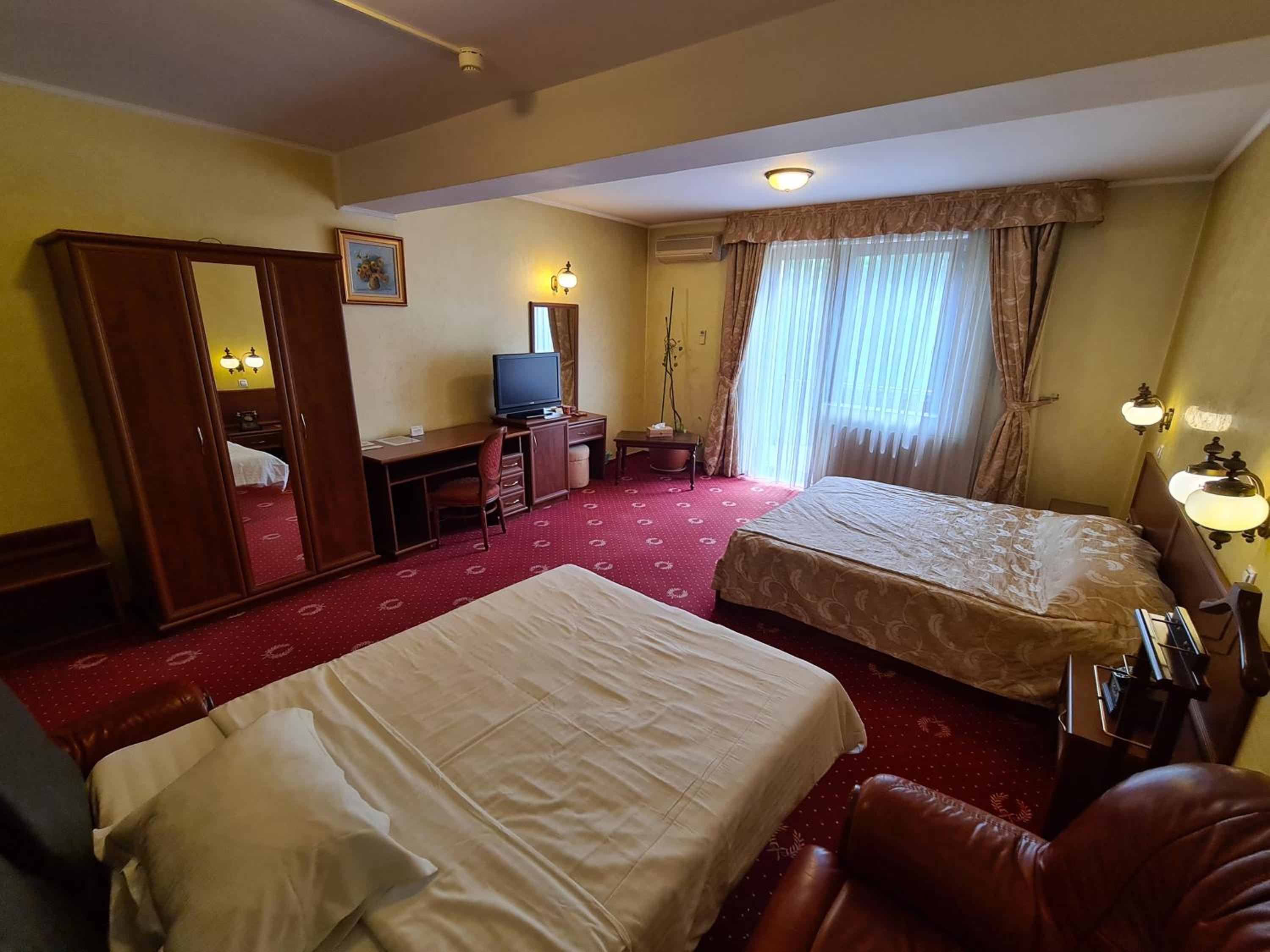 Deluxe Double Room with Balcony photo 1