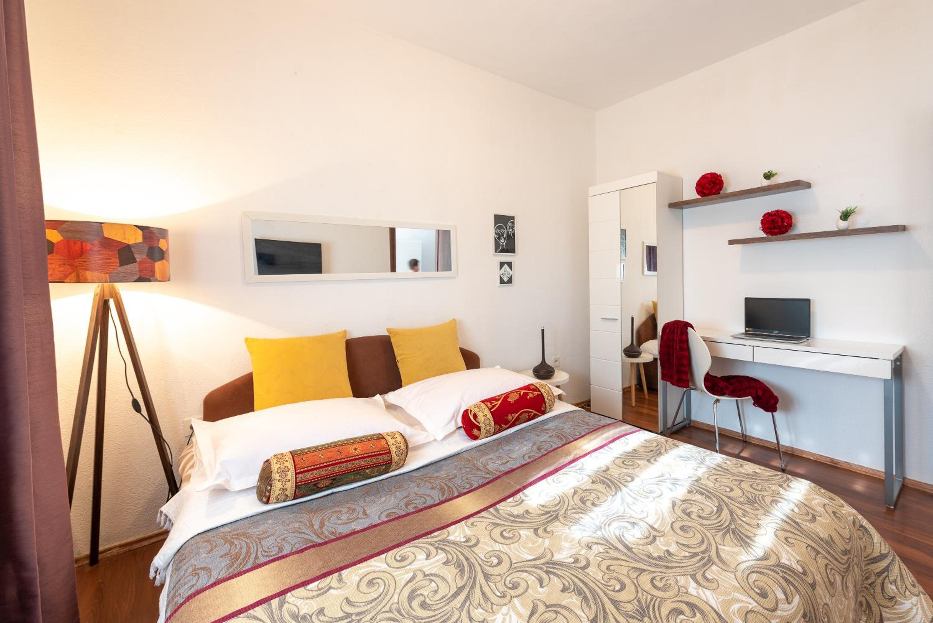 Two-Bedroom Apartment - Photo 21