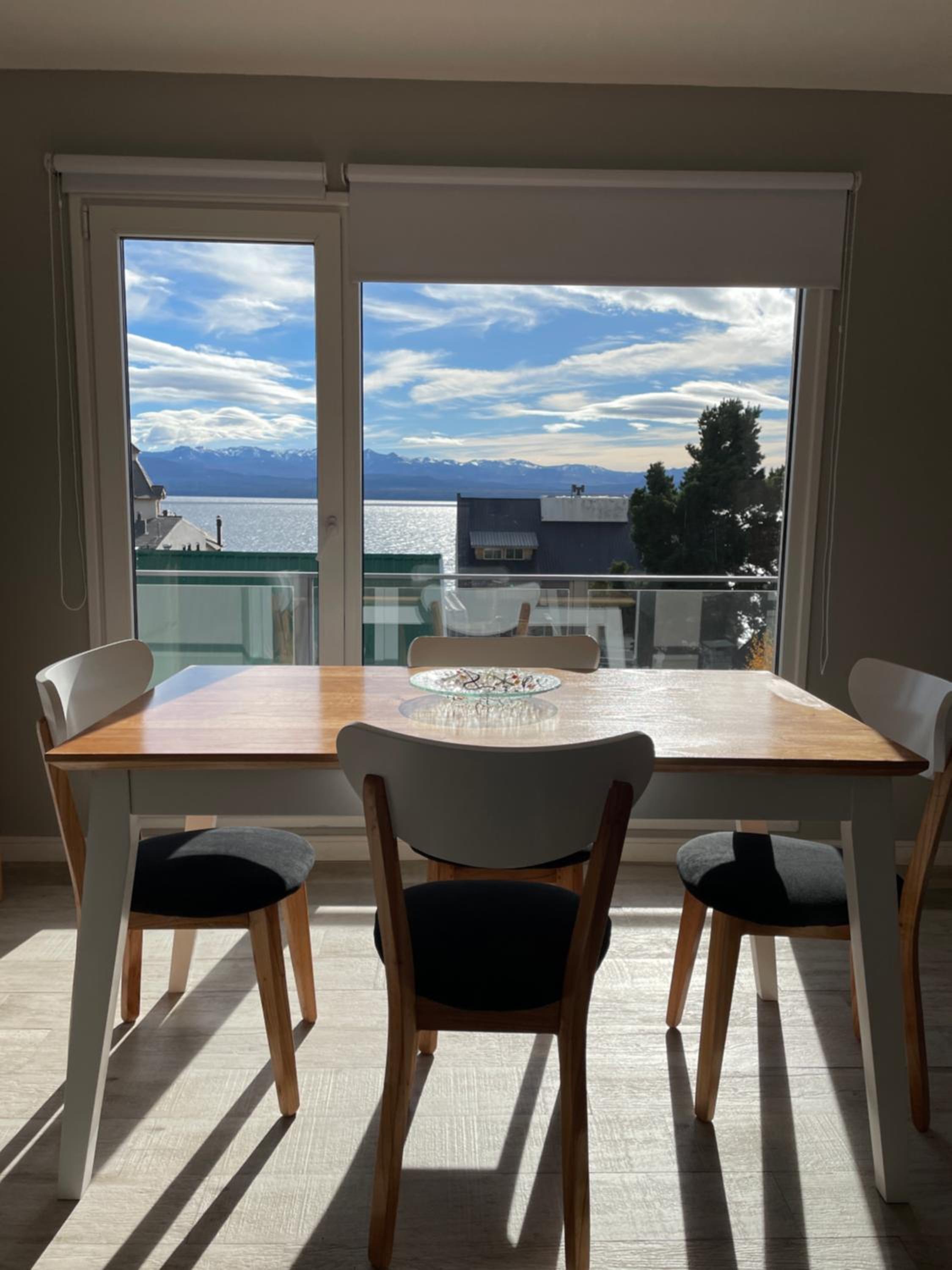 Apartment with Lake View photo 2