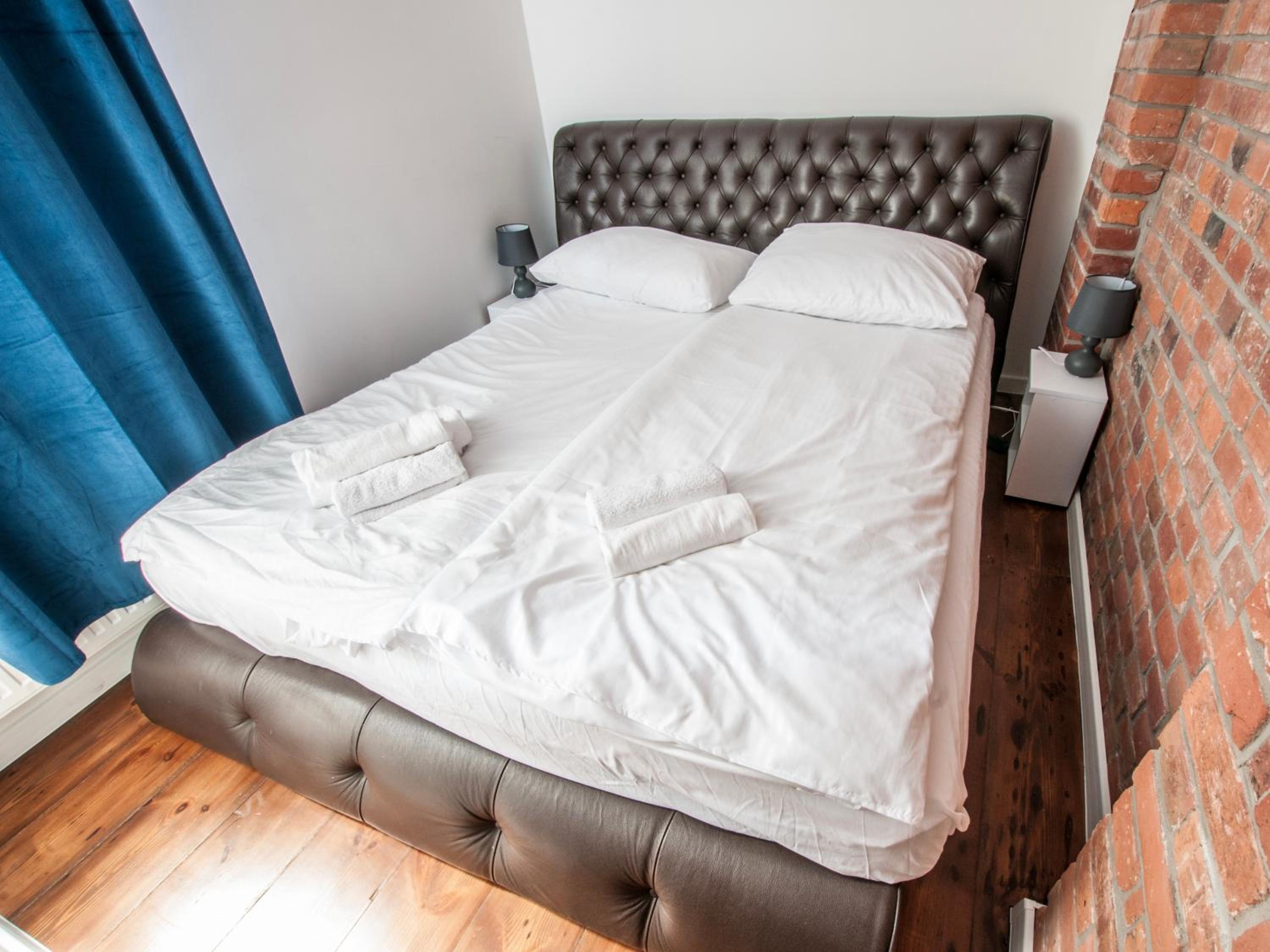 Two-Bedroom Apartment - Photo 2