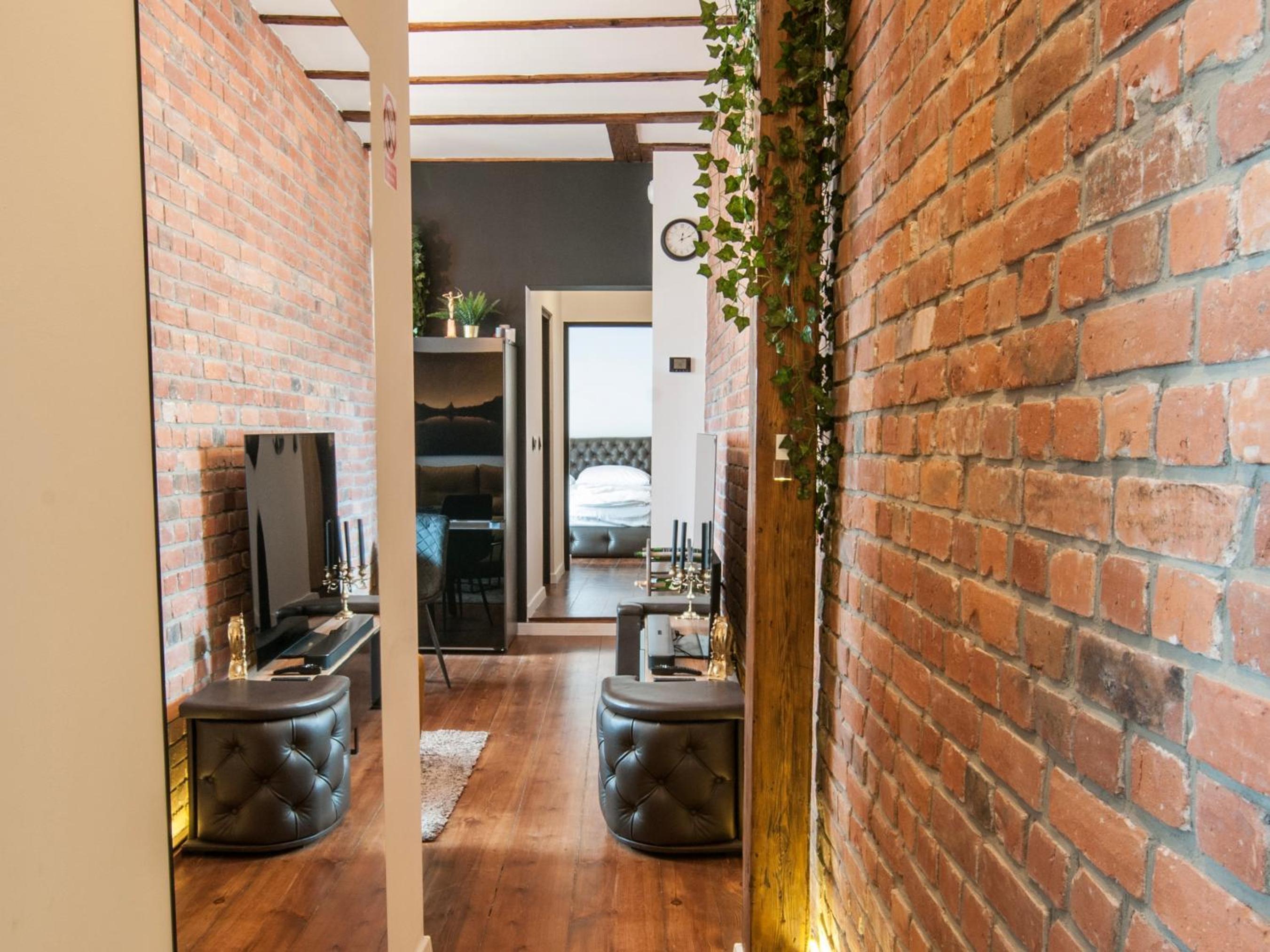 Two-Bedroom Apartment - Photo 4