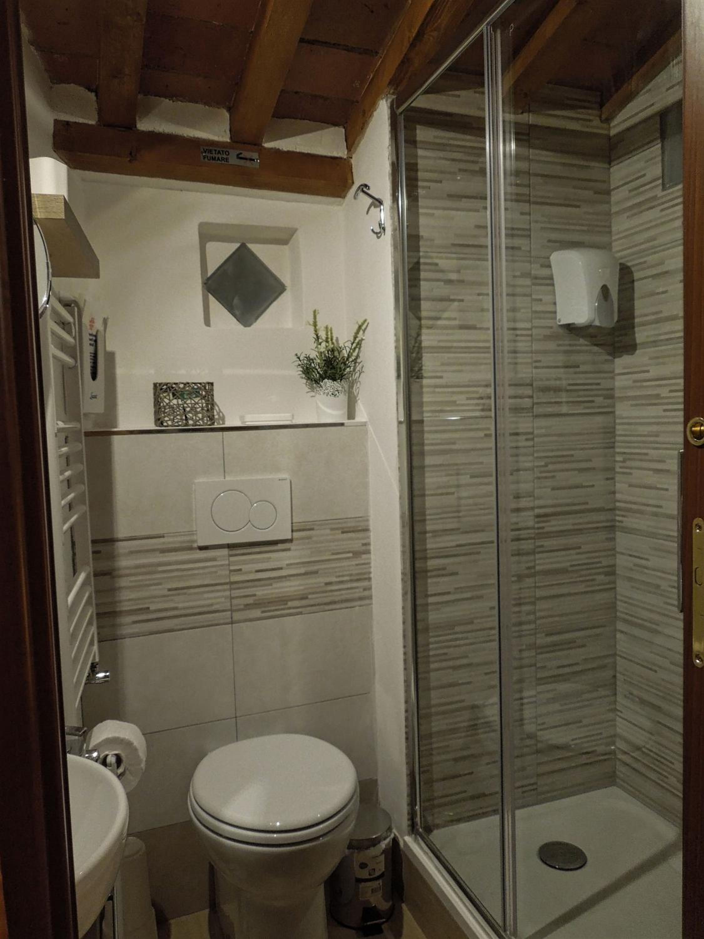 Double Room - Photo 3