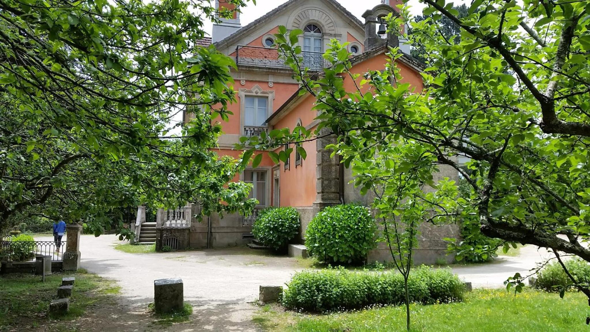 Three-Bedroom Apartment - Photo 25