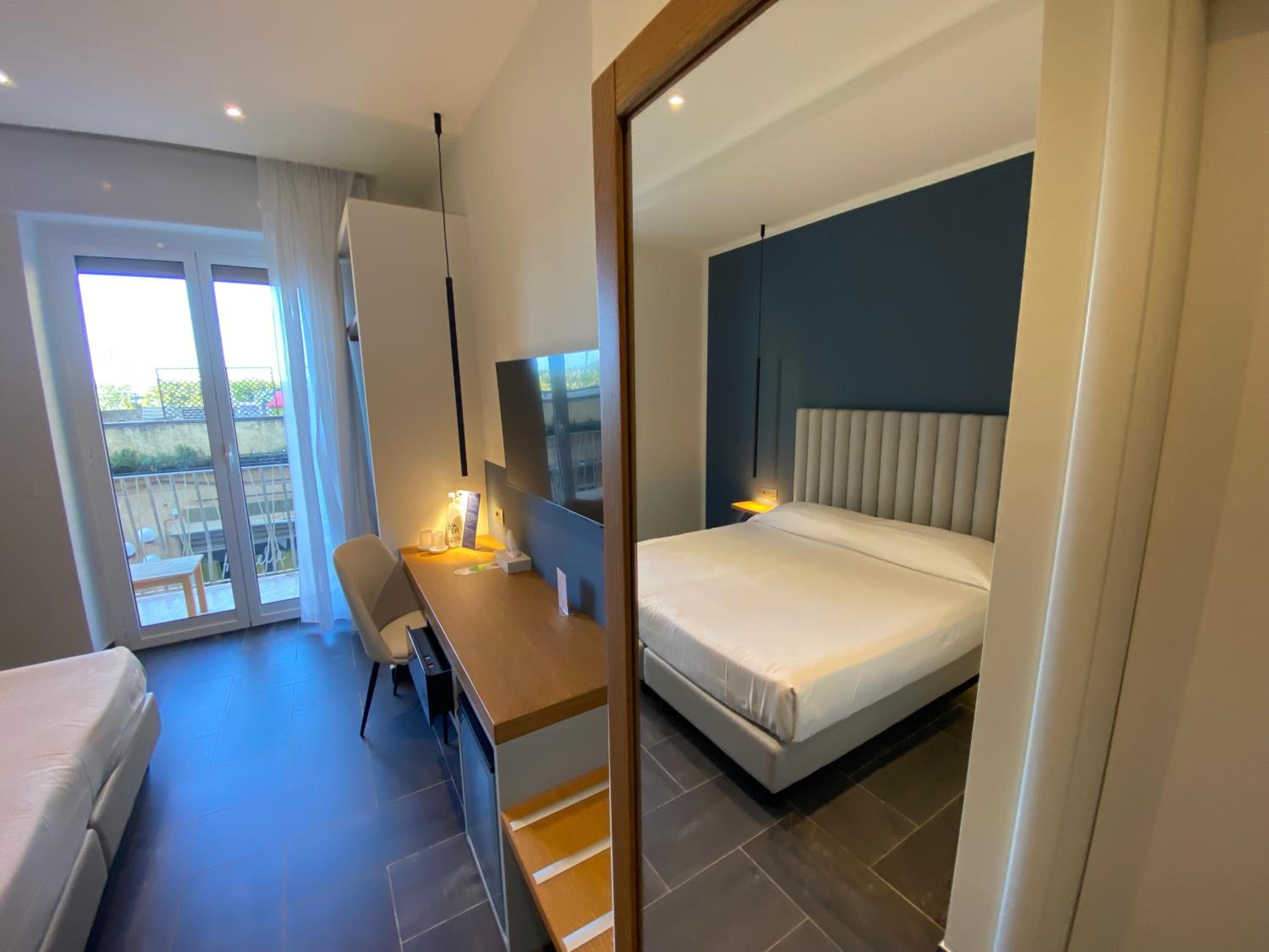 Double or Twin Room with Balcony photo 3