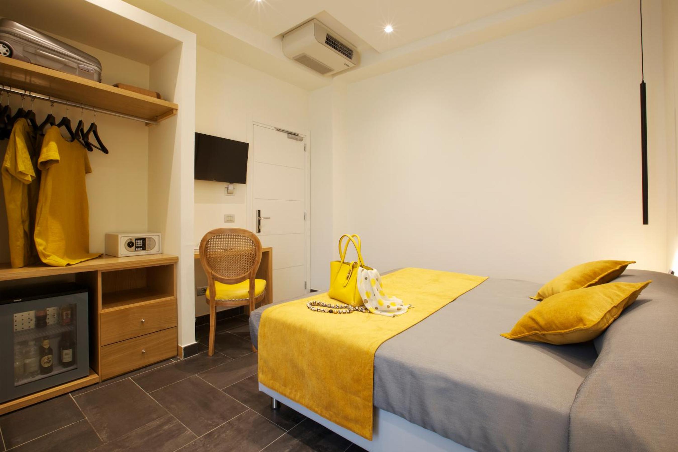 Double or Twin Room with Balcony photo 2