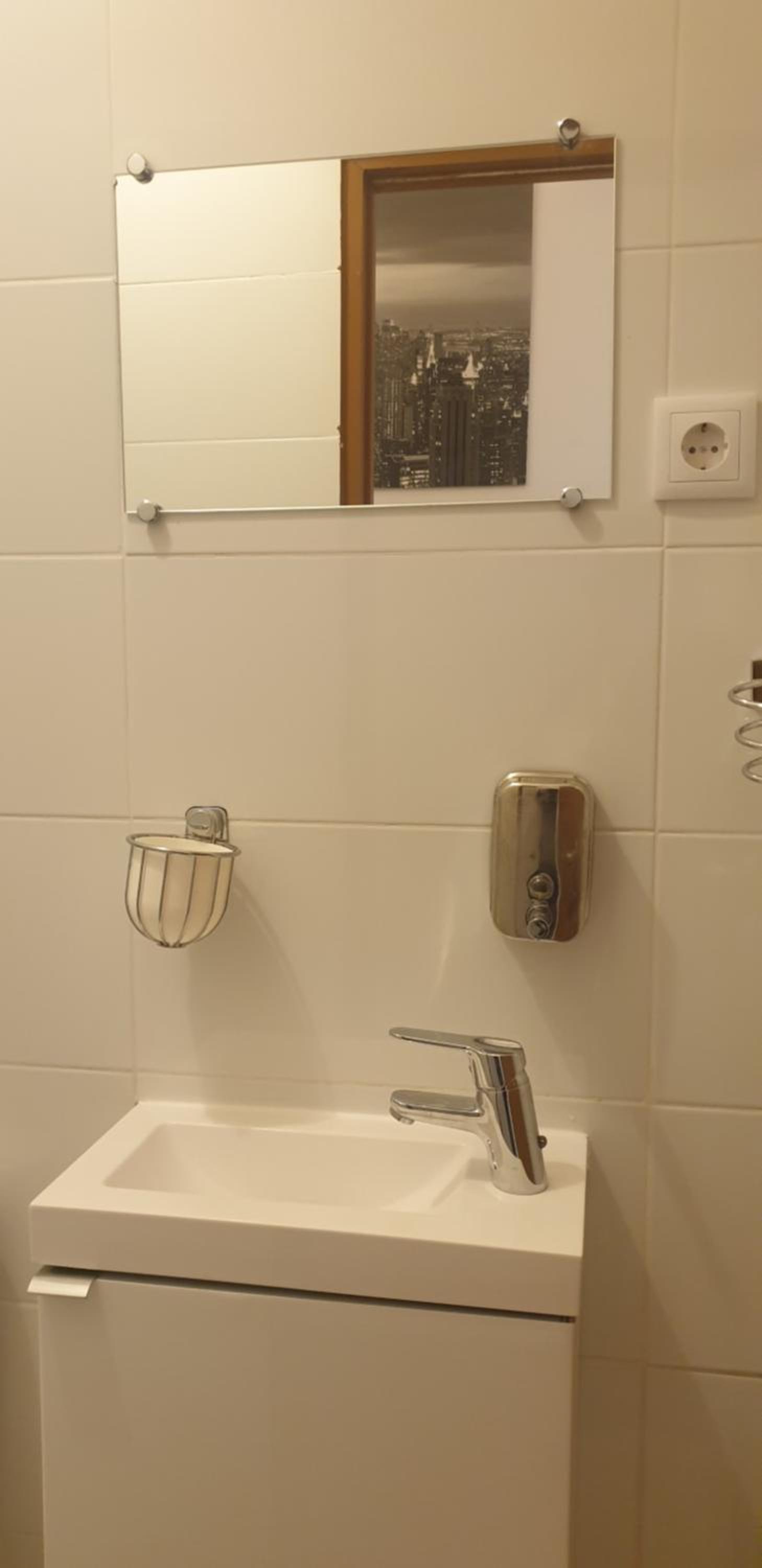 Double Room with Private Bathroom - Photo 4