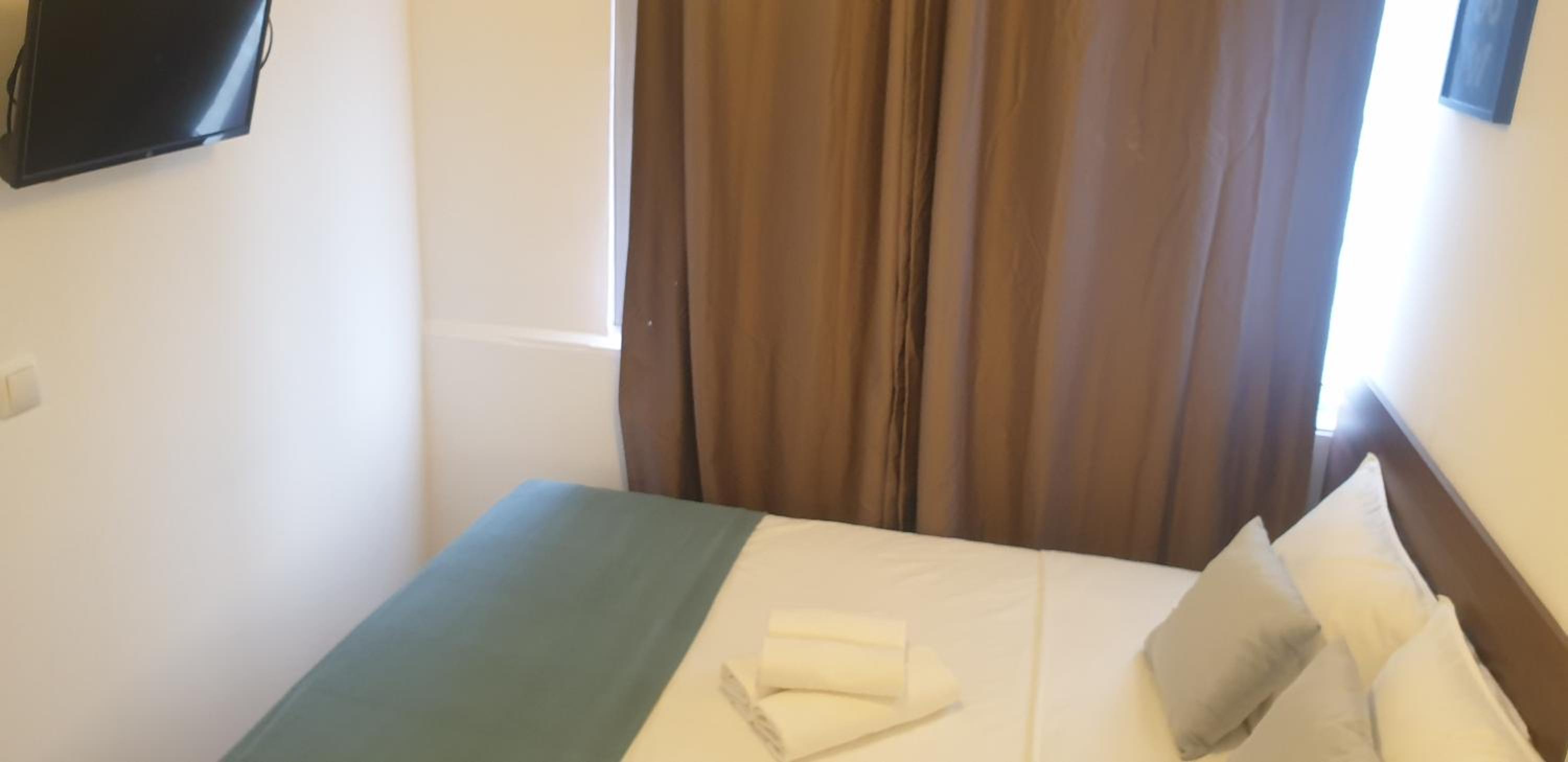 Double Room with Private Bathroom - Photo 3