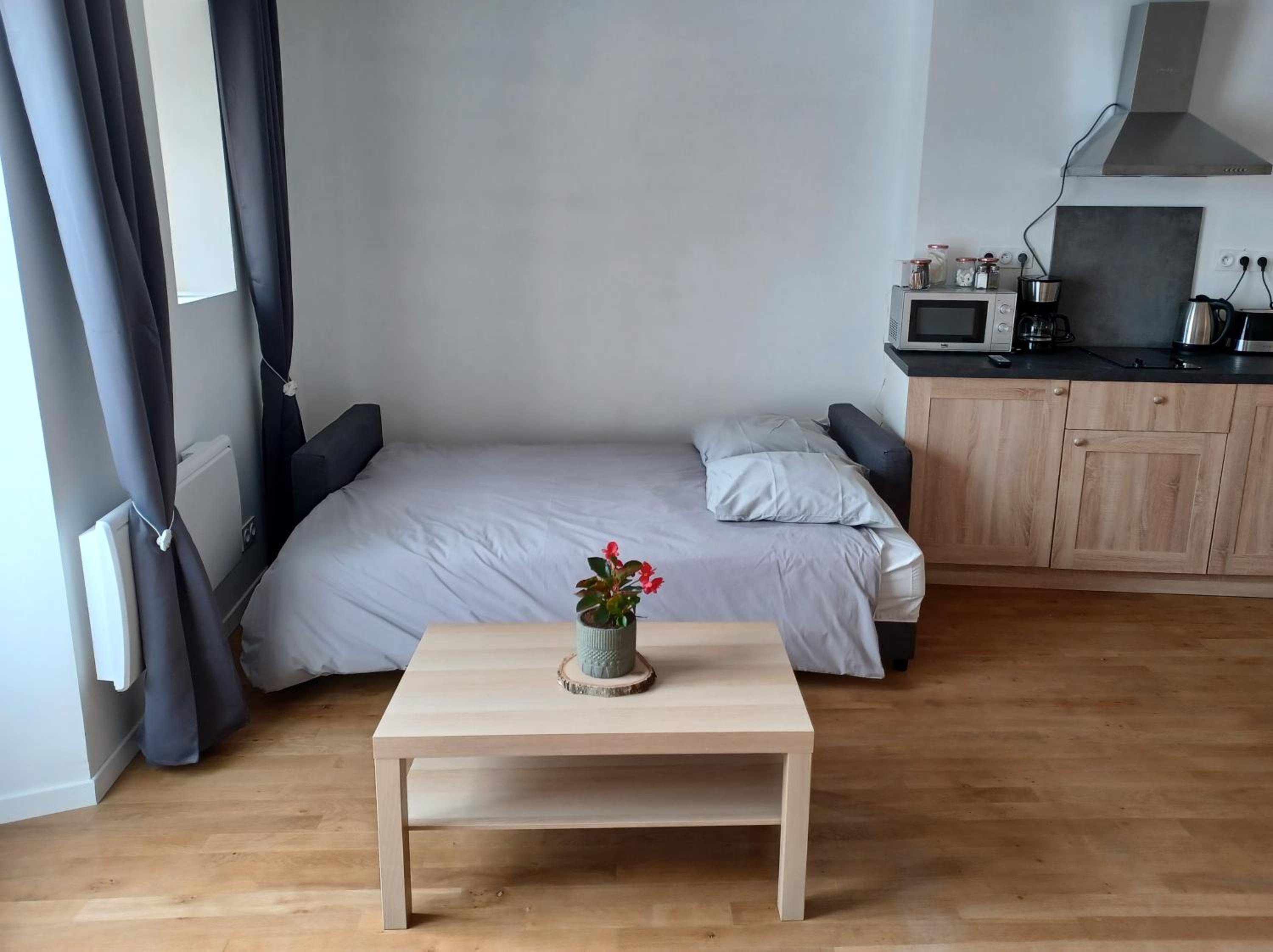 Apartment - Split Level - Photo 3
