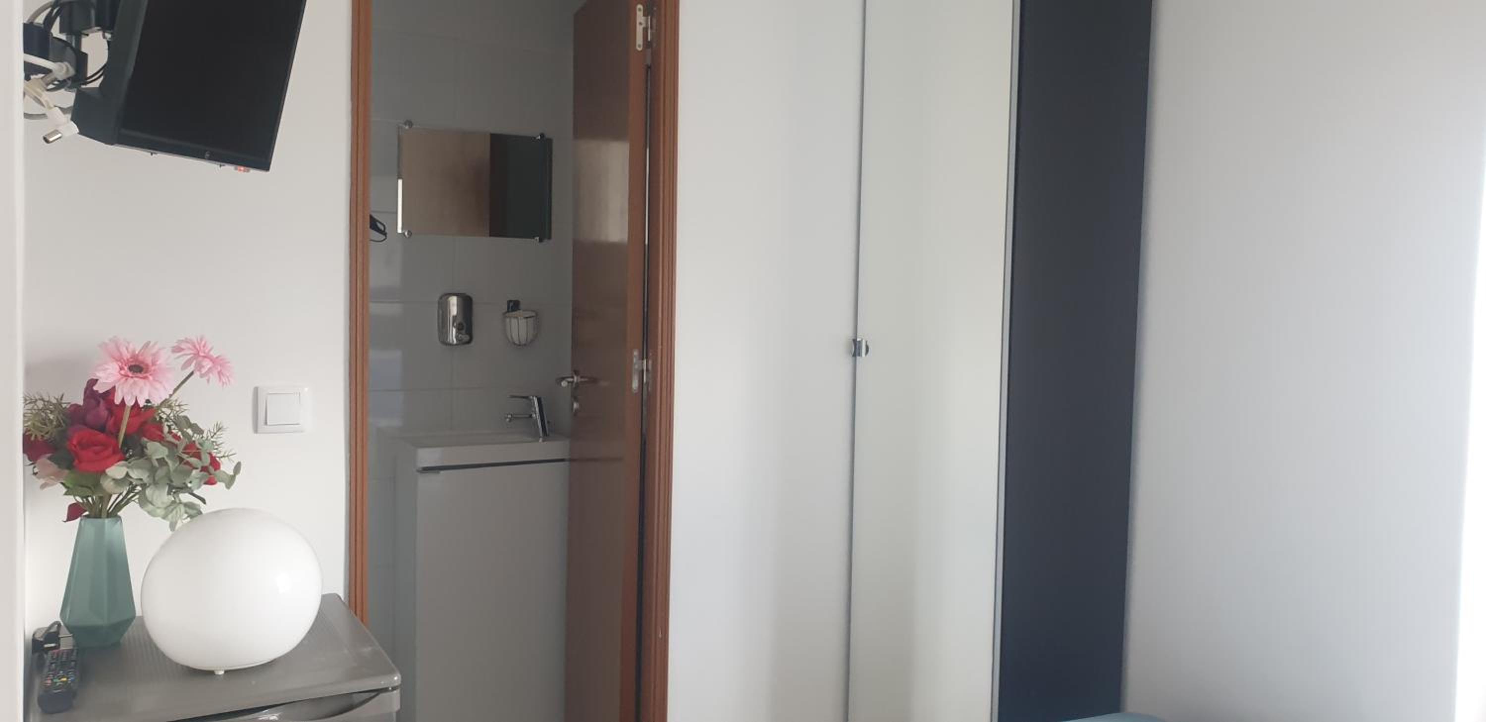 Double Room with Private Bathroom photo 3