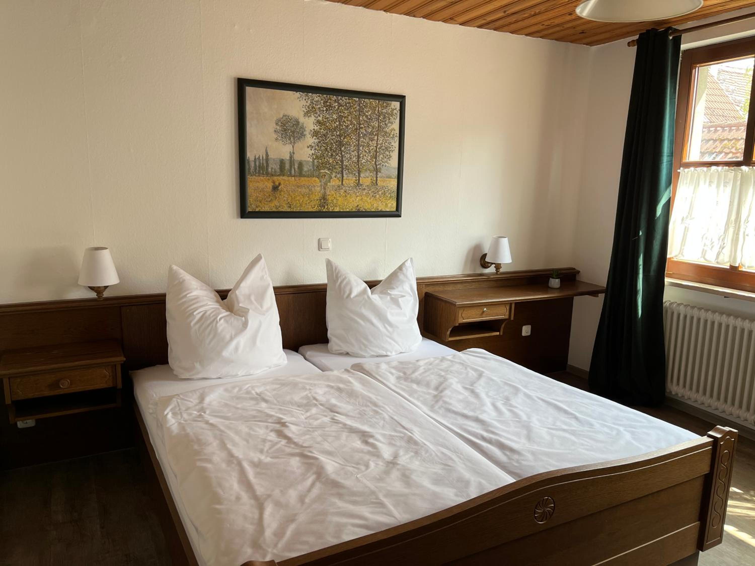 Double Room with Private Bathroom - Photo 15
