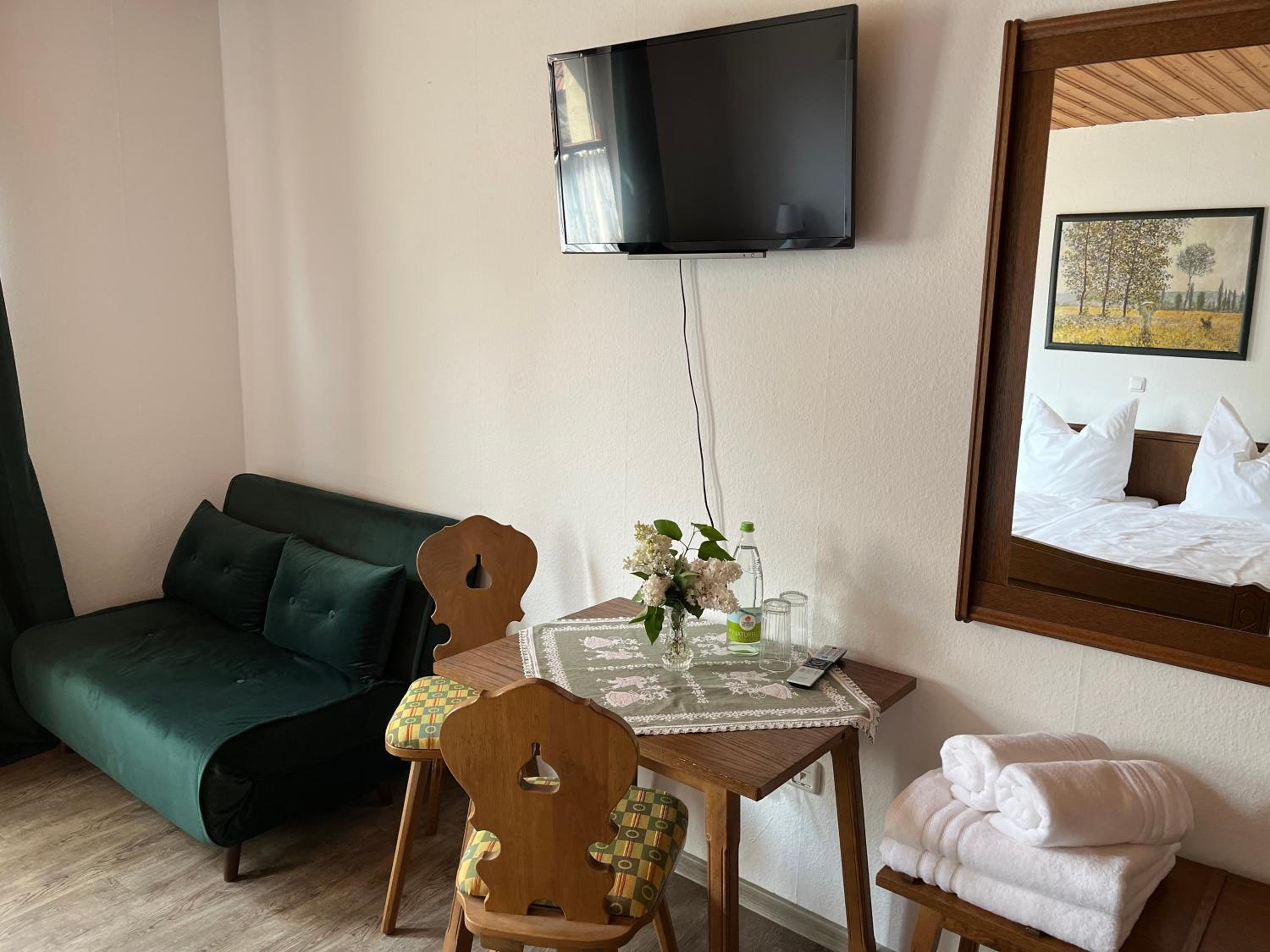 Double Room with Private Bathroom photo 2