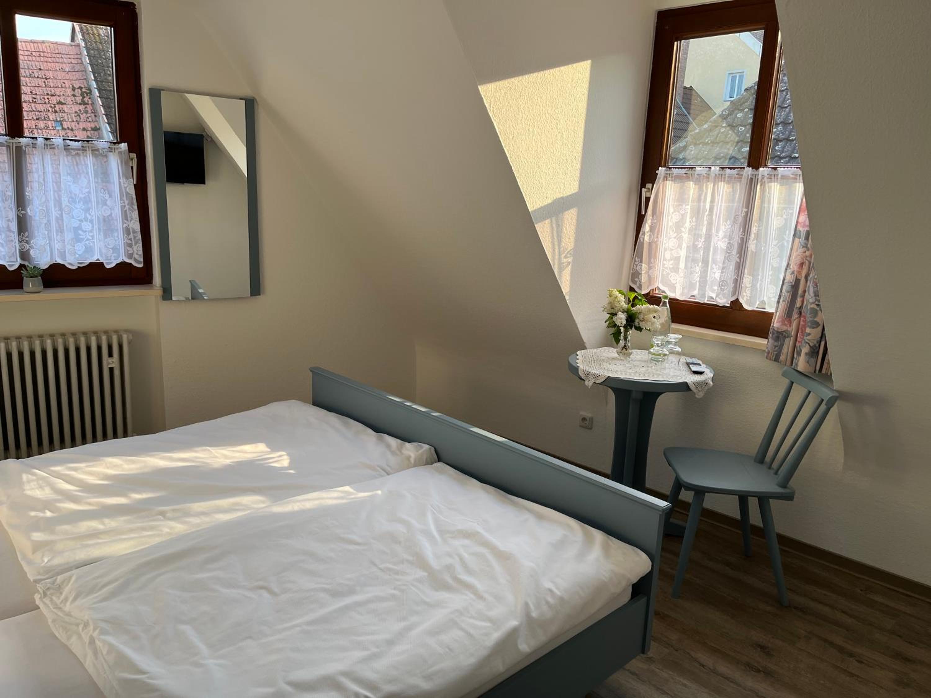 Double Room with Private Bathroom - Photo 6