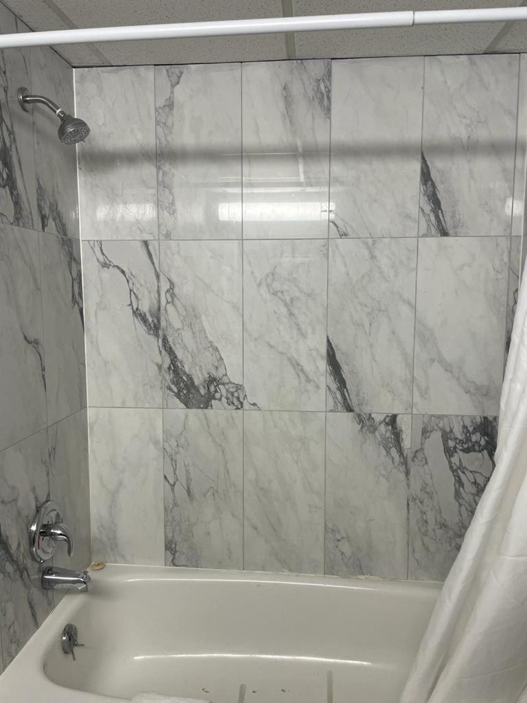 King Room with Spa Bath - Photo 2