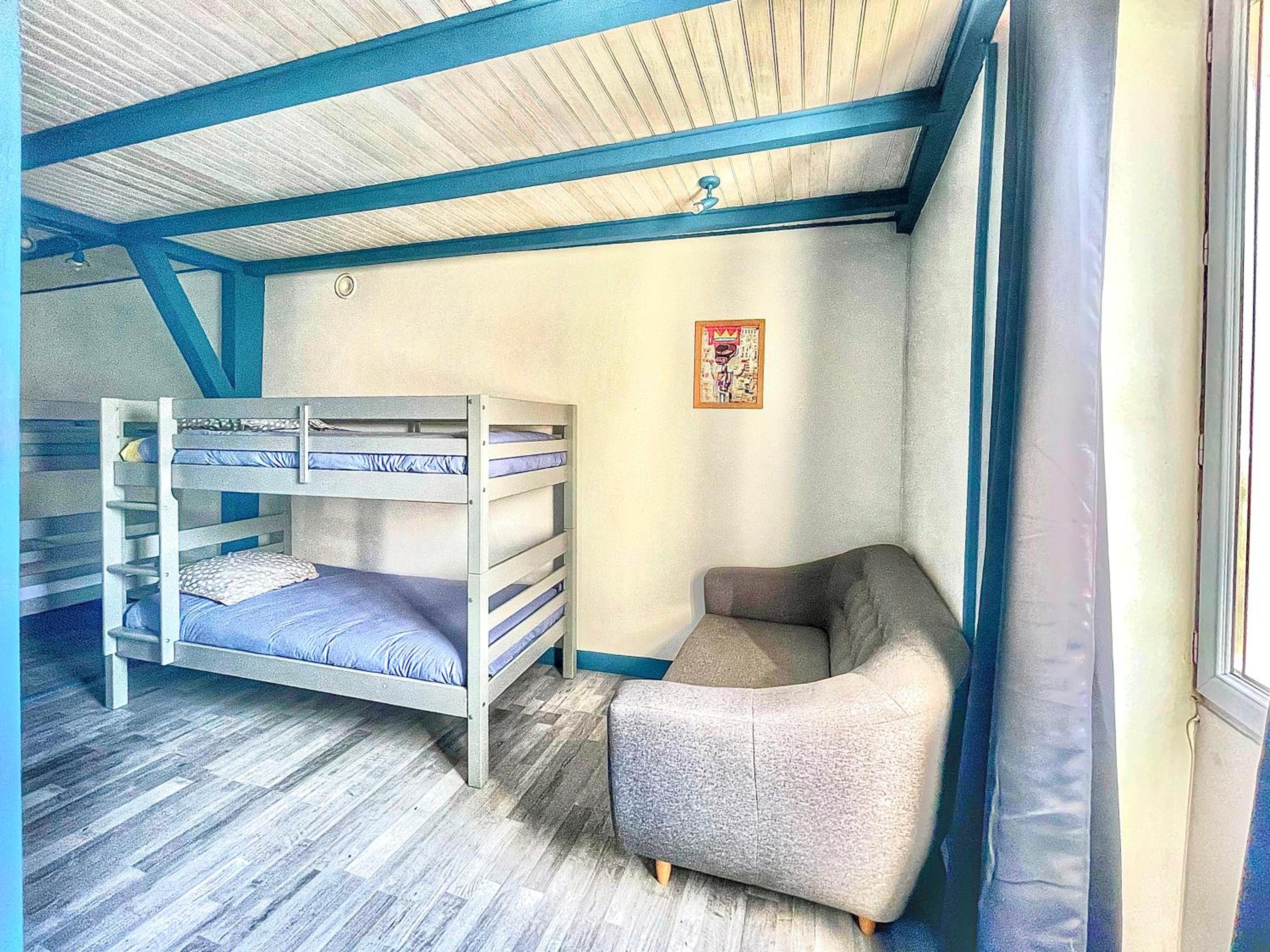 Single Bed in 4-Bed Dormitory Room photo 3