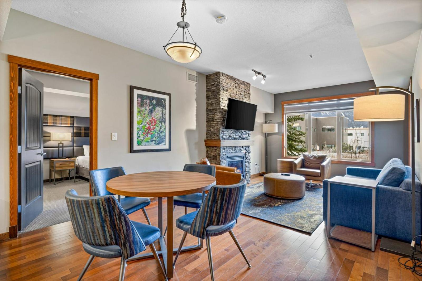 Two-Bedroom Apartment with Mountain View
