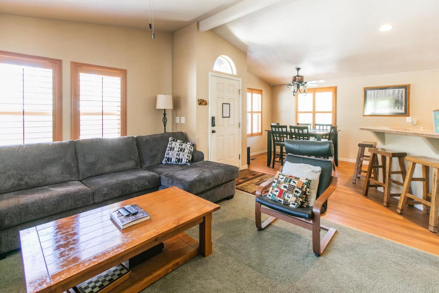 Three-Bedroom House photo 2