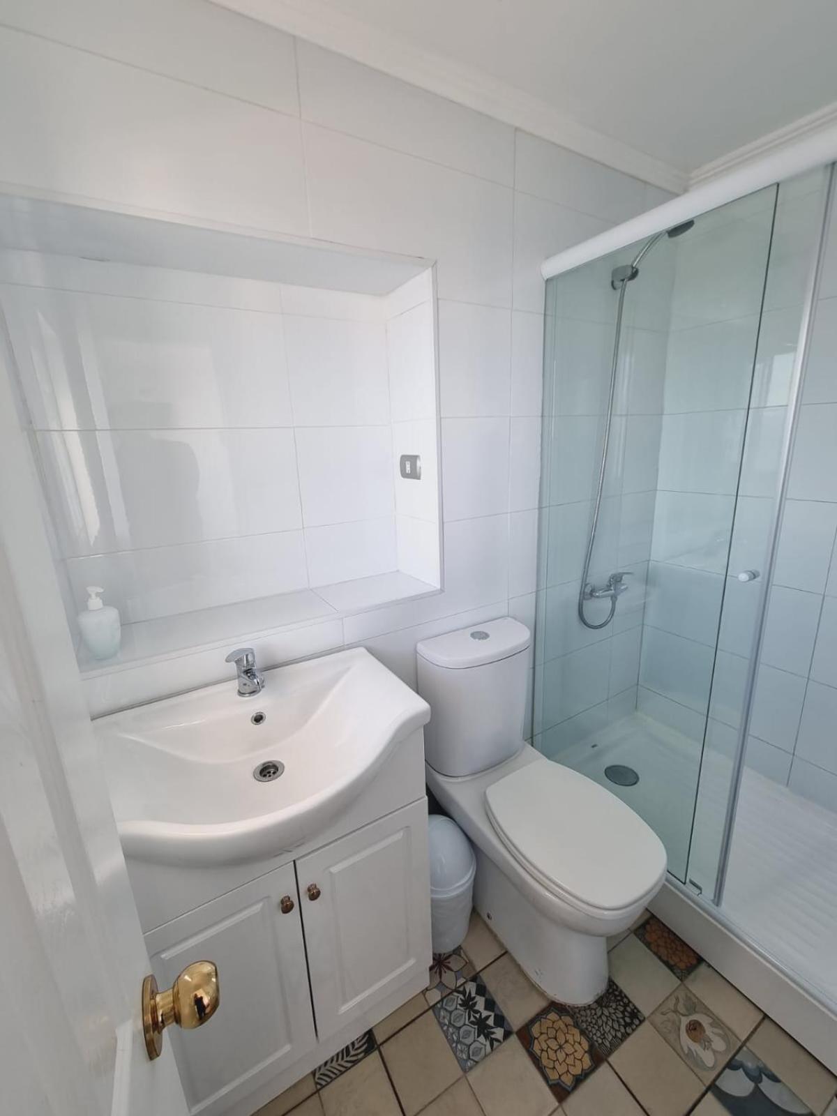Double Room with Private Bathroom photo 2