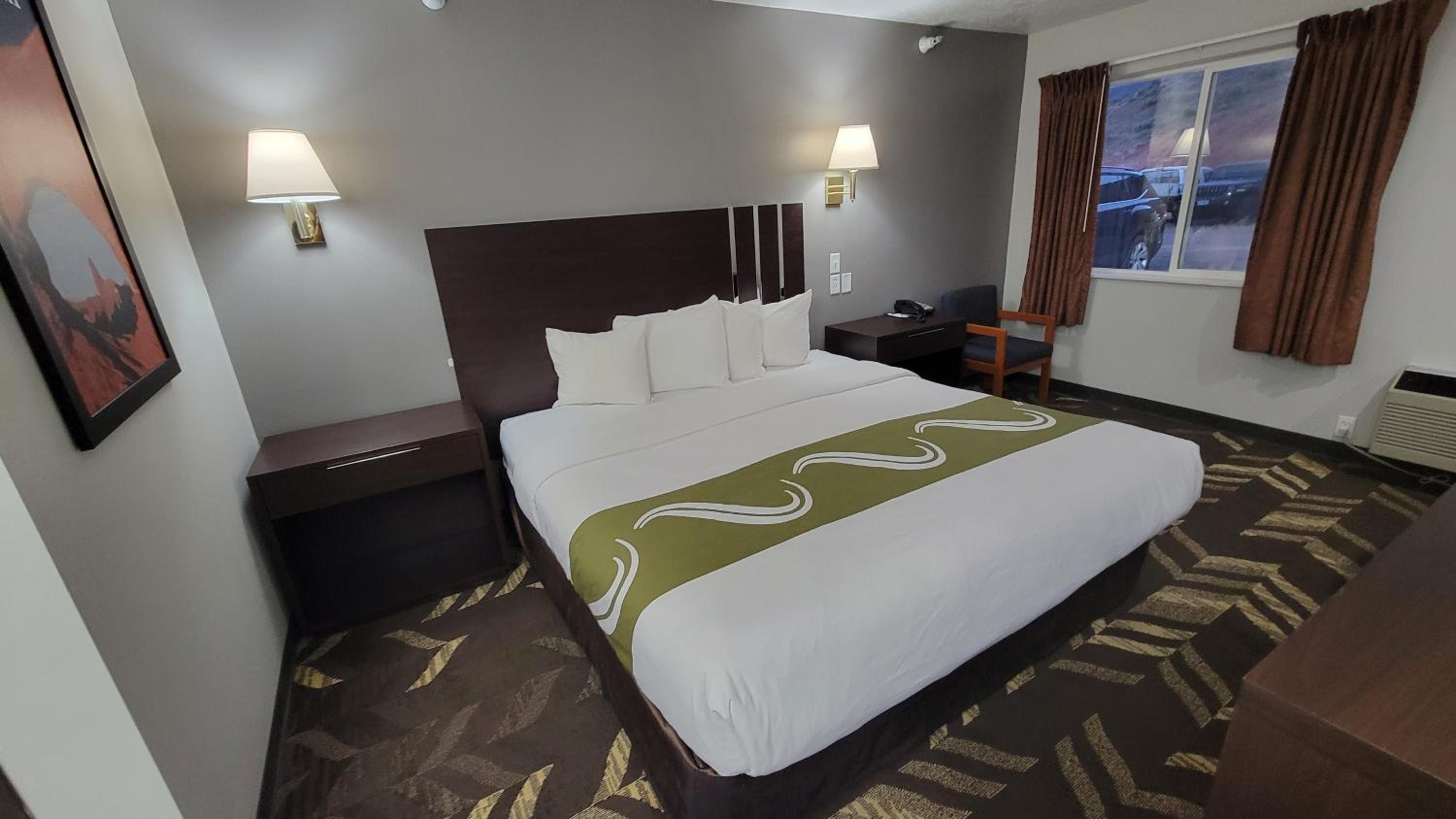 Standard King Room - Non-Smoking  - Photo 3