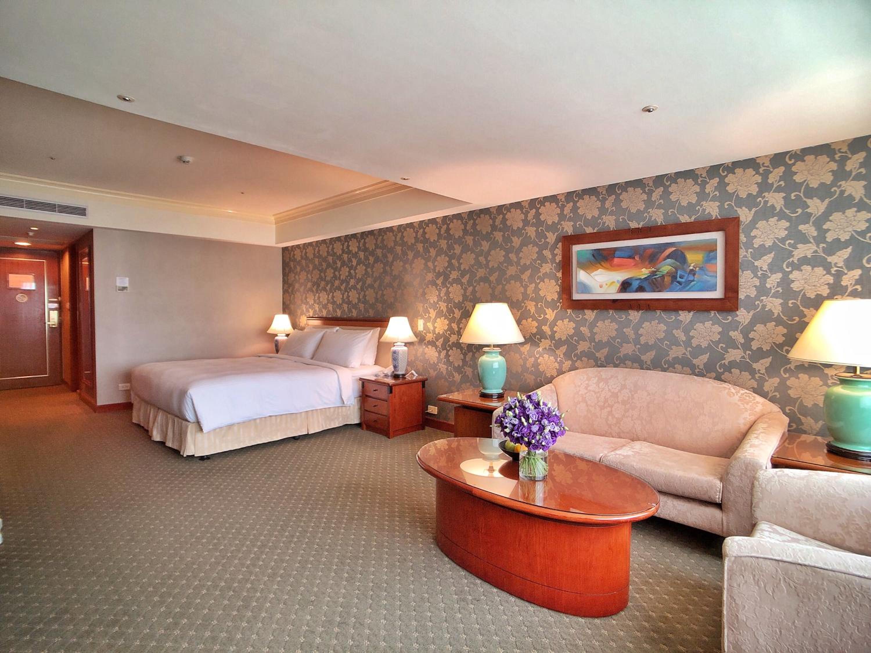 Deluxe Double Room- Executive Floor - Photo 1