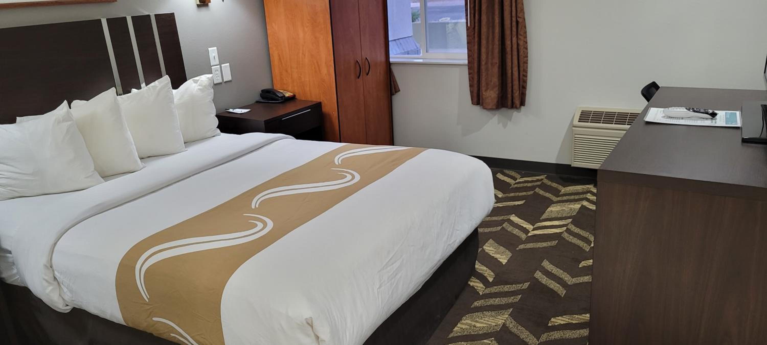 Queen Room - Accessible/Nonsmoking - Photo 2