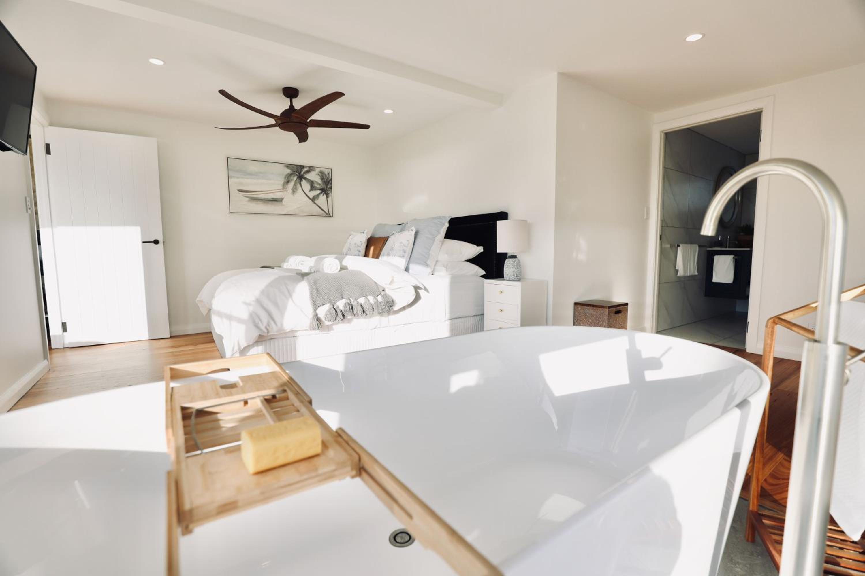 Four-Bedroom House photo 2