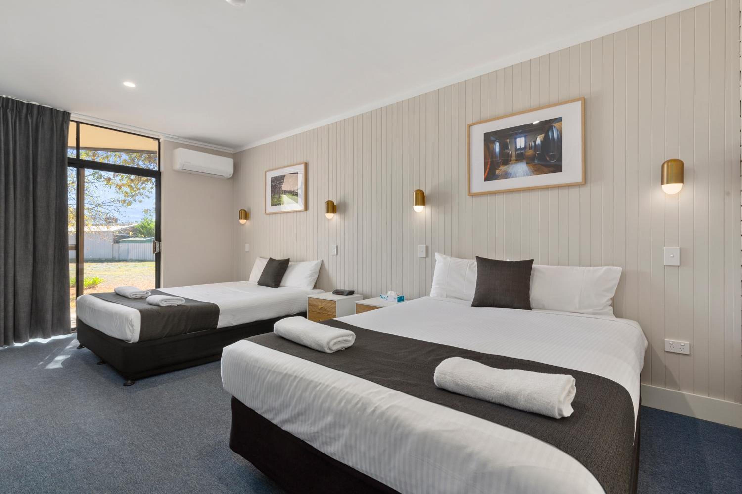 Double or Twin Room - Photo 7