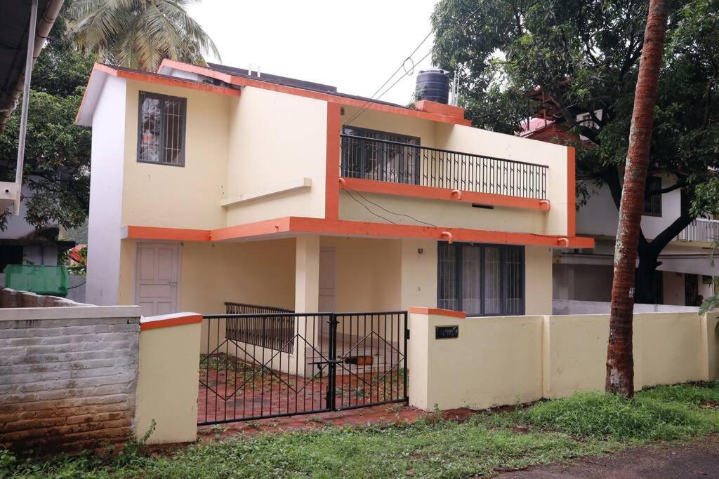Three-Bedroom Villa - Photo 8
